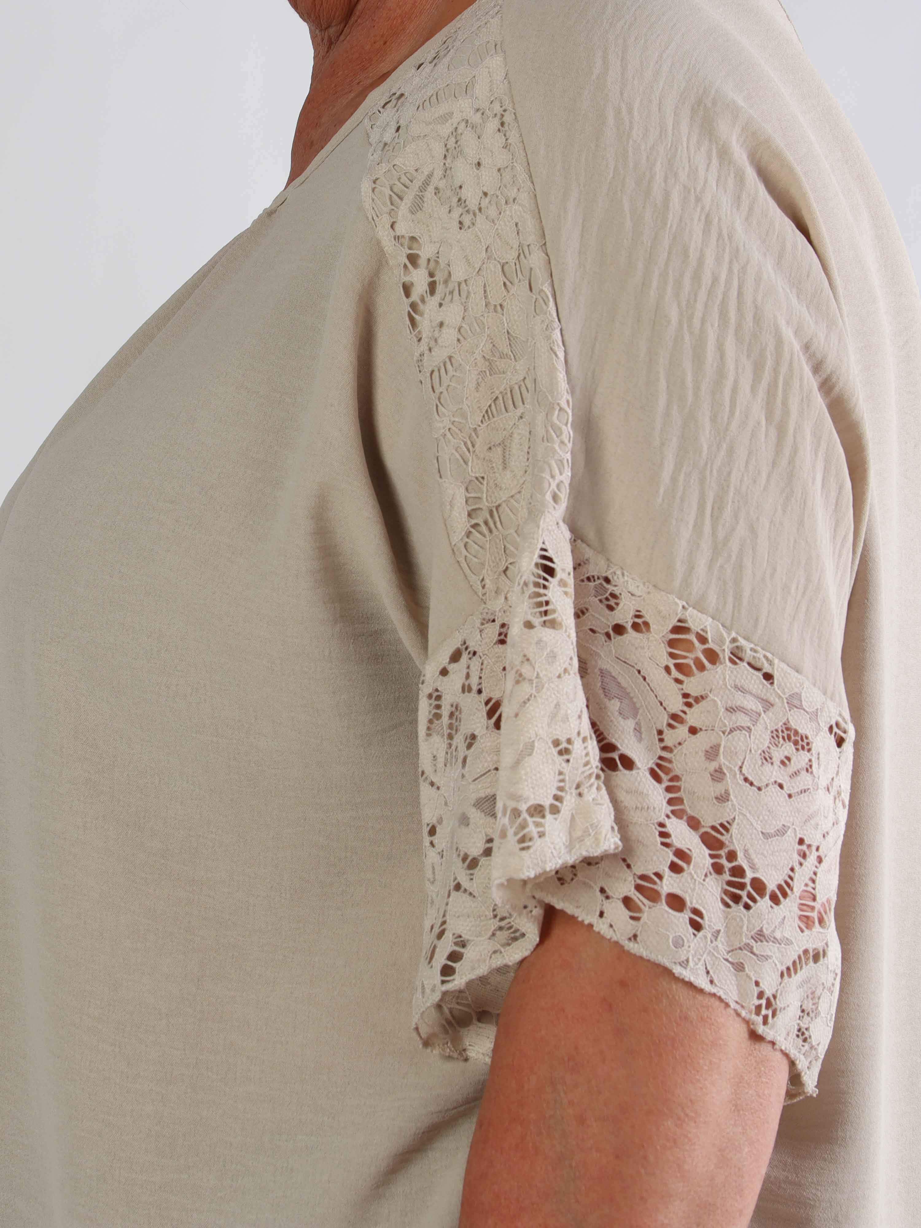 Frazzine Shirt - Plus size tunika i løs pasform med blondekant ved ærmerne