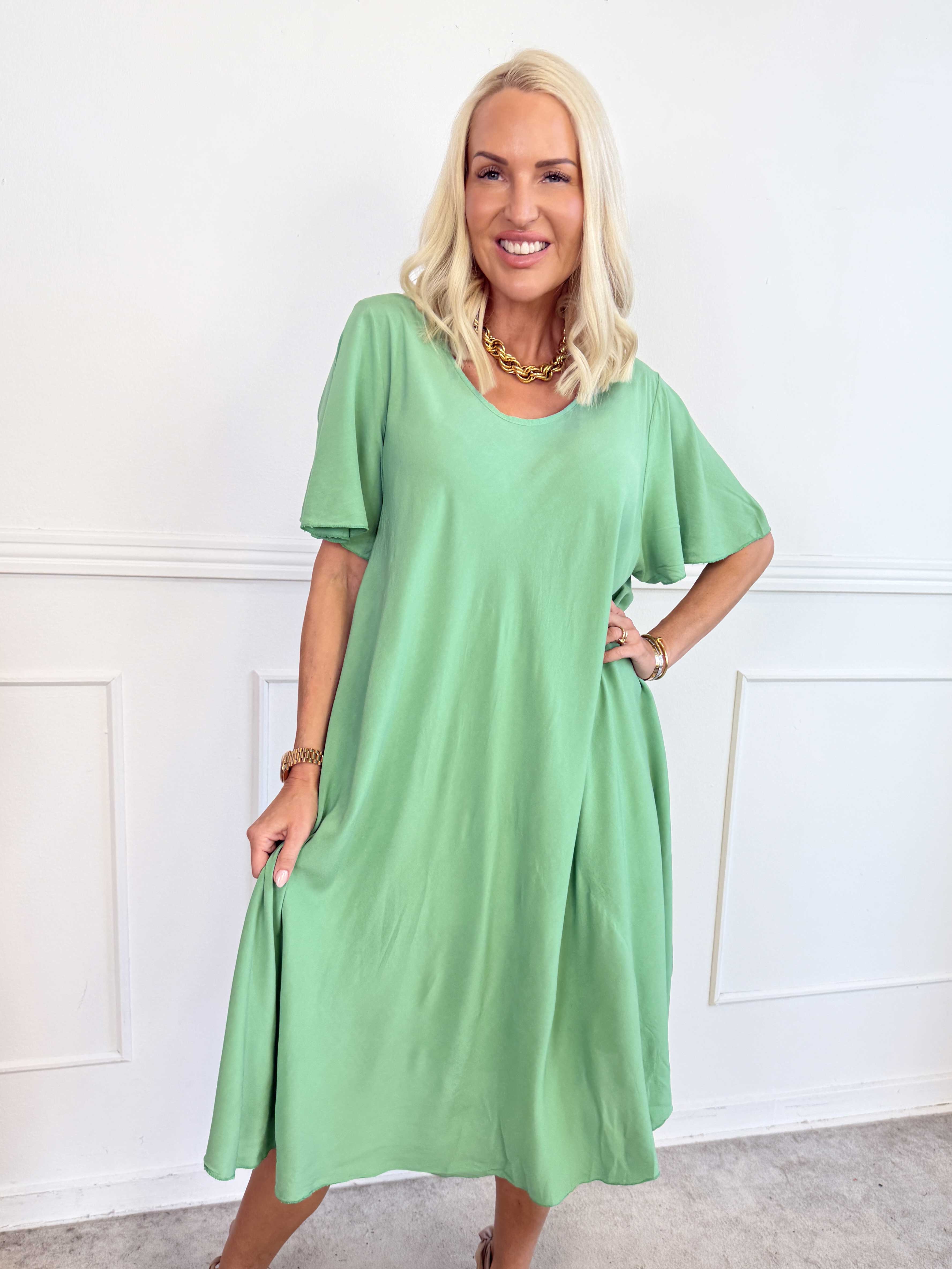 Gracia - Kort t-shirt kjole i viskose med A-facon