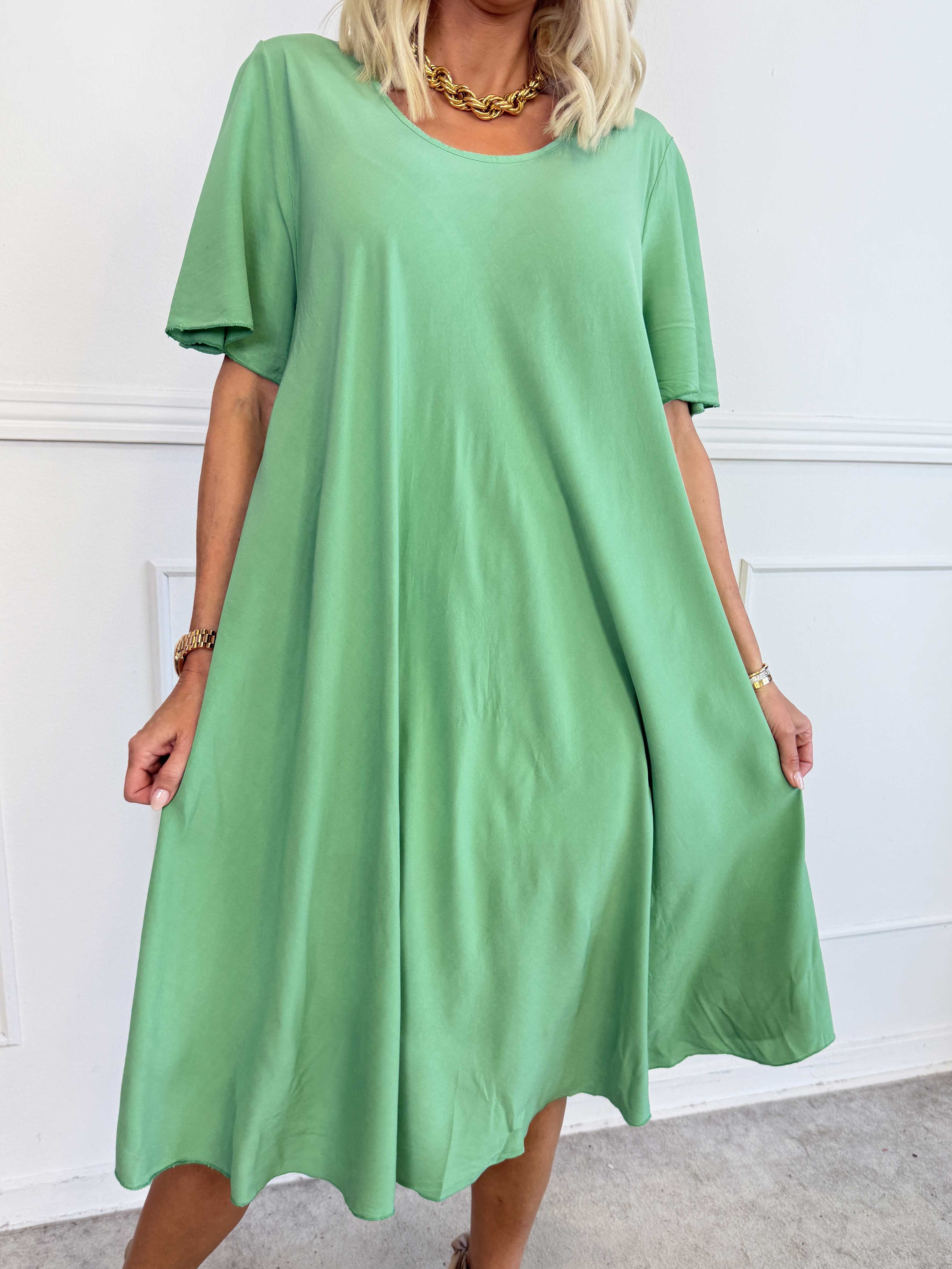 Gracia - Kort t-shirt kjole i viskose med A-facon