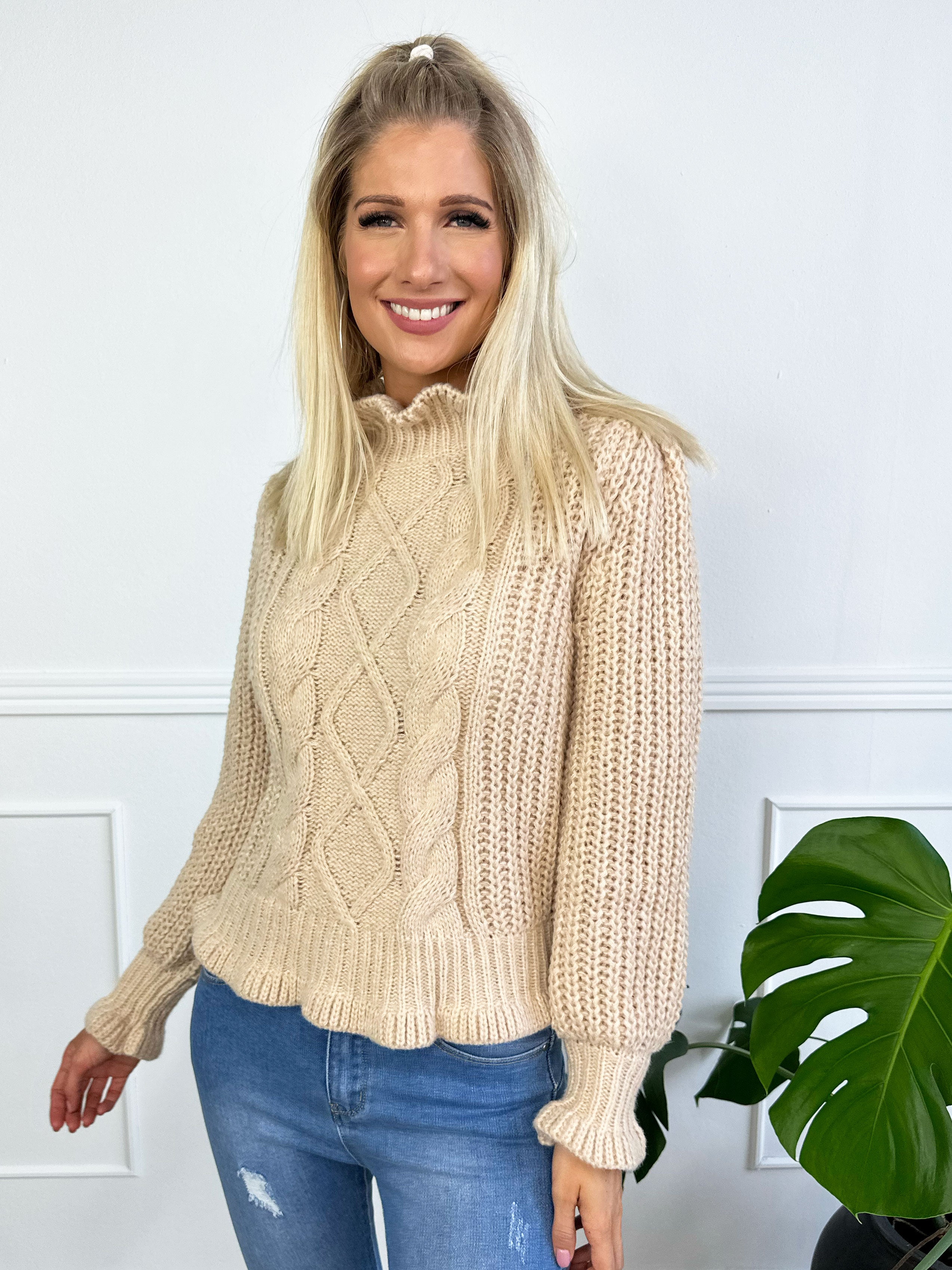 Hella - Tyk striktrøje med søde ballonærmer