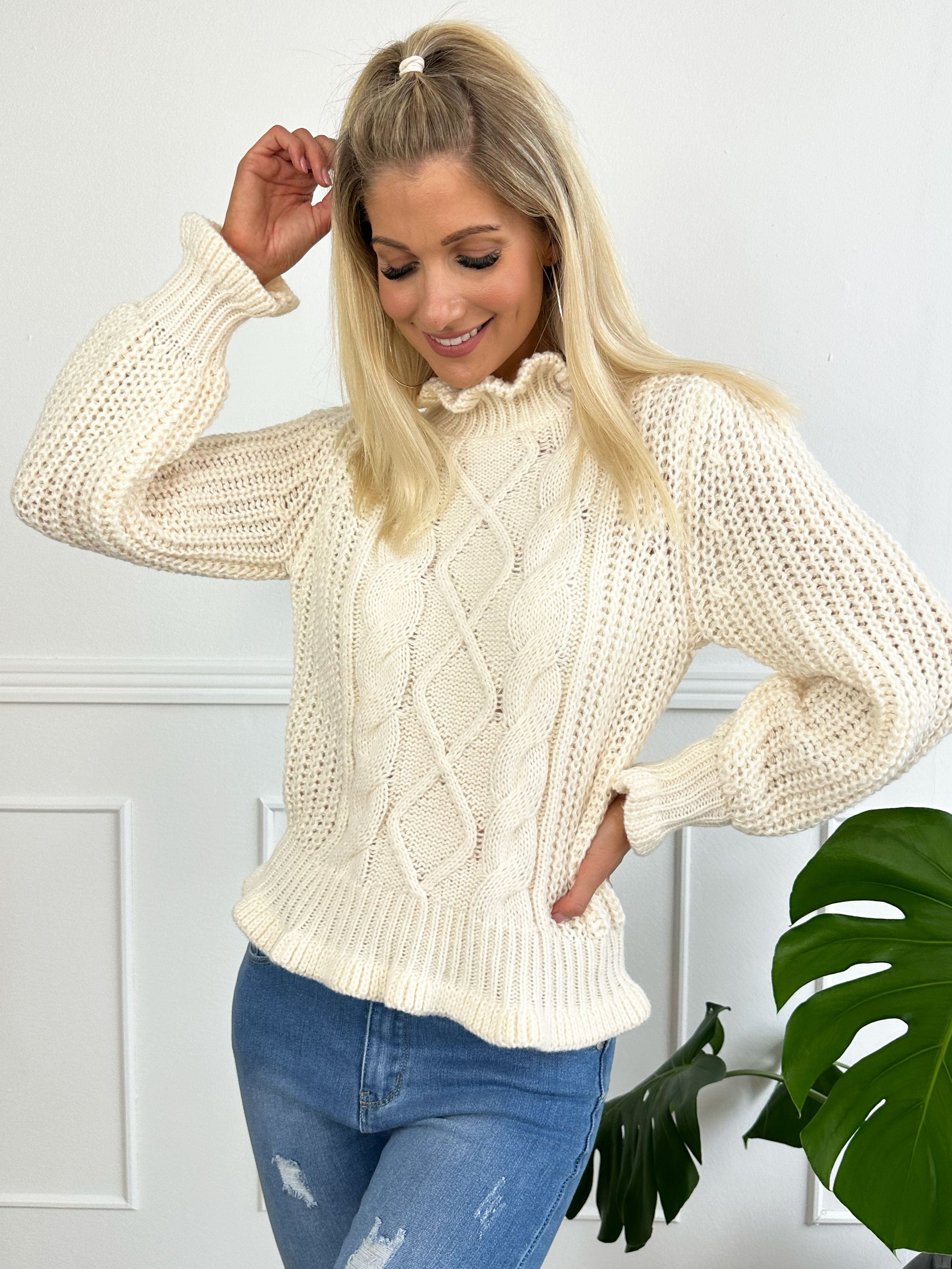 Hella - Tyk striktrøje med søde ballonærmer