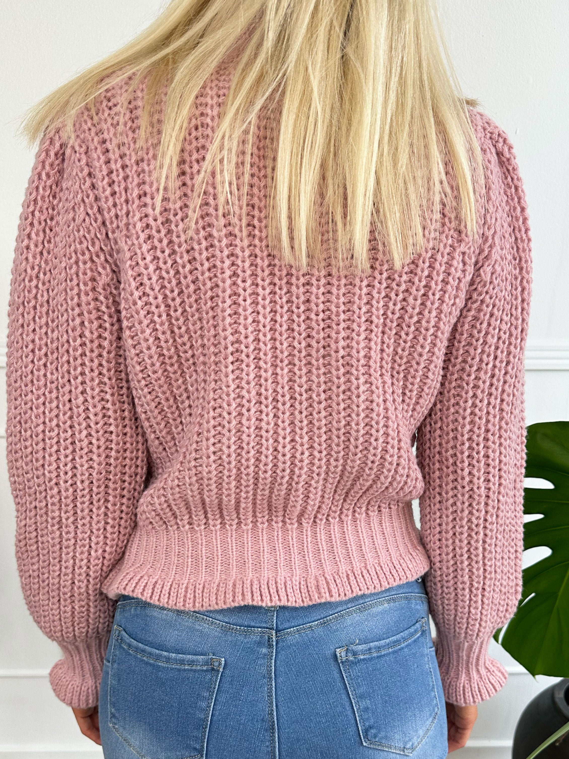 Hella - Tyk striktrøje med søde ballonærmer