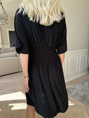 Pams Crystal Short - Kort elastisk kjole med similisten