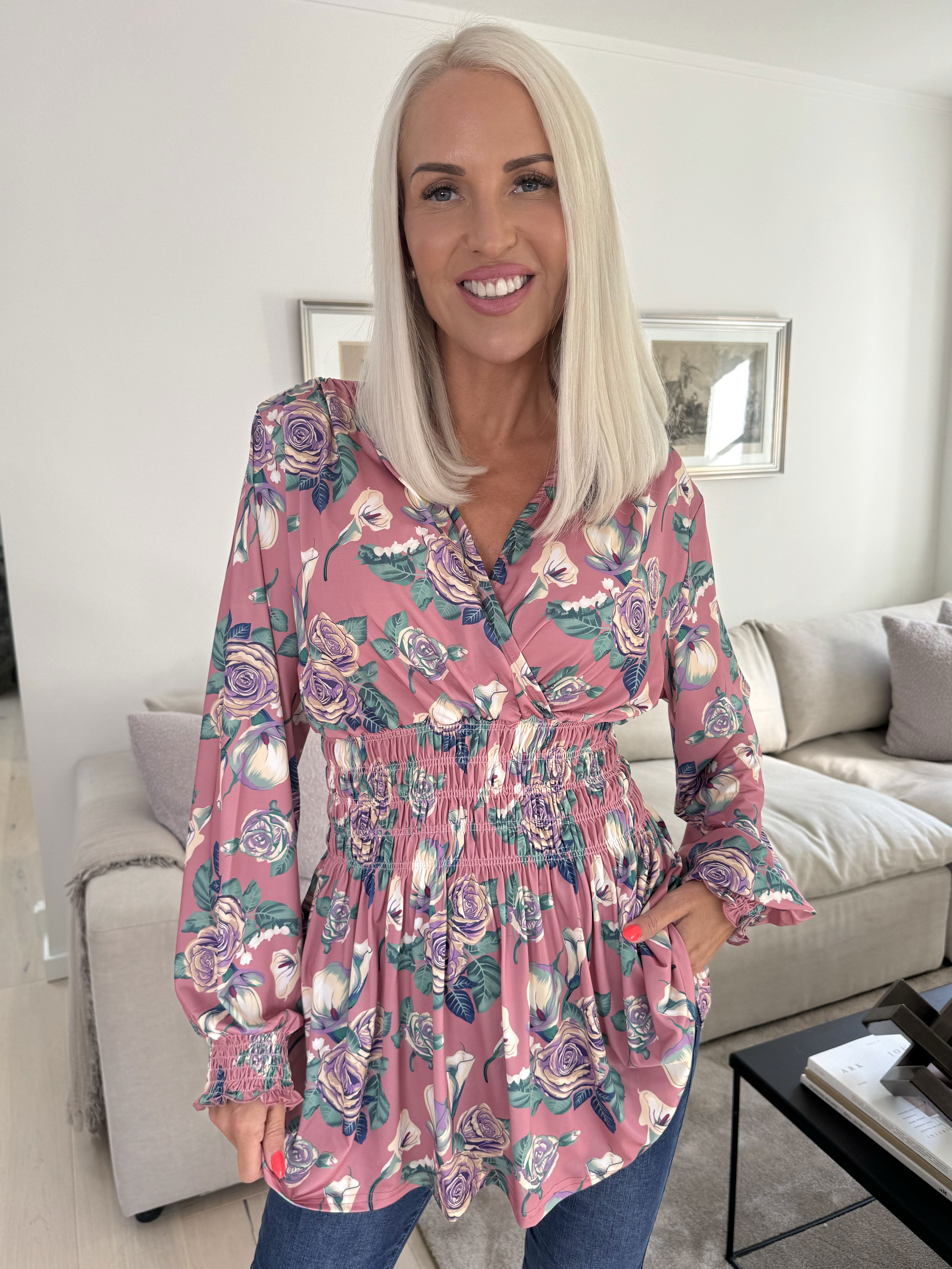 Pams Rose Shirt L/S - Elastisk bluse i krølfrit stof med roser