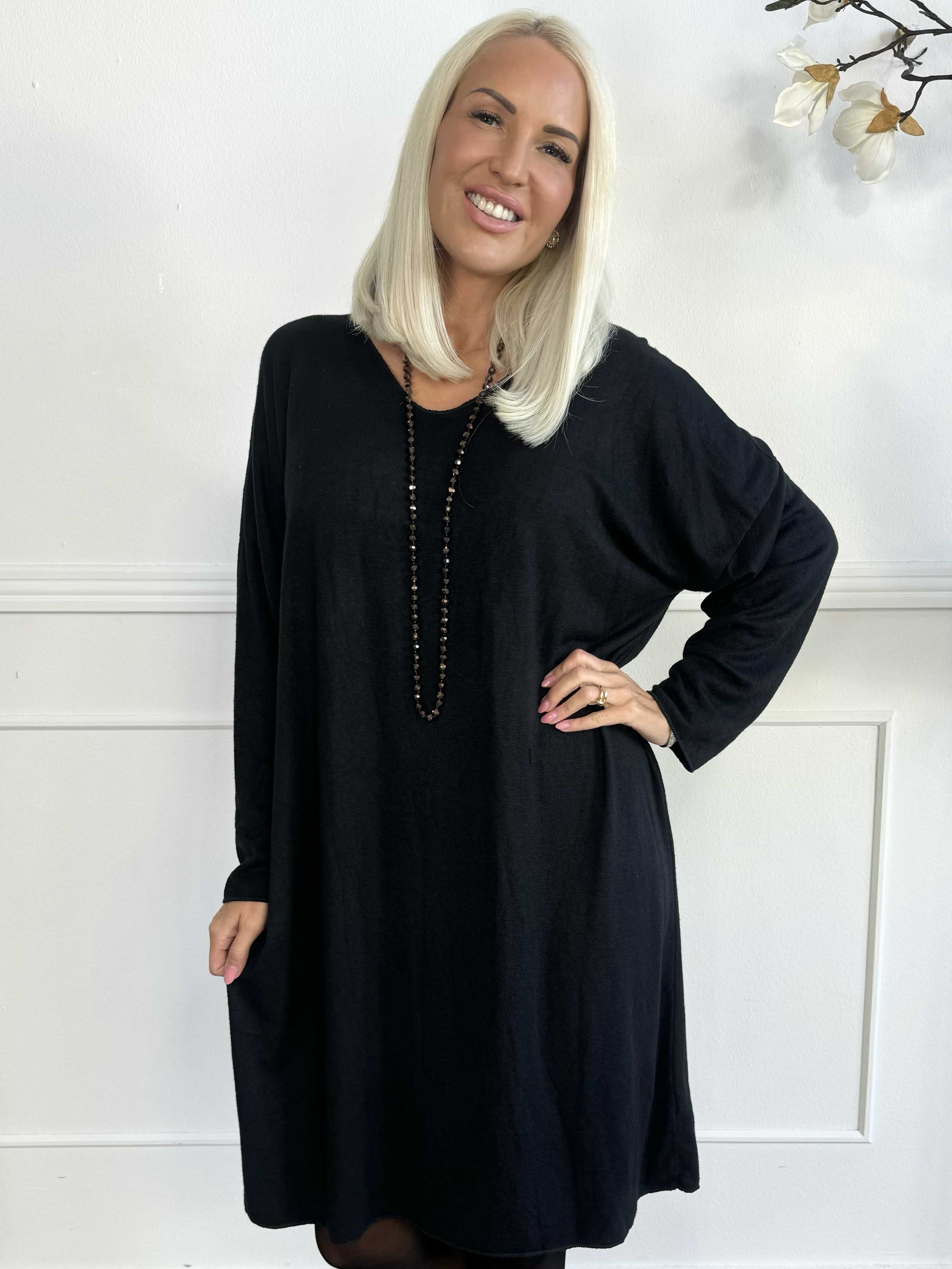 Djamila Long - Mega blød kjole i viskose med v-udskæring