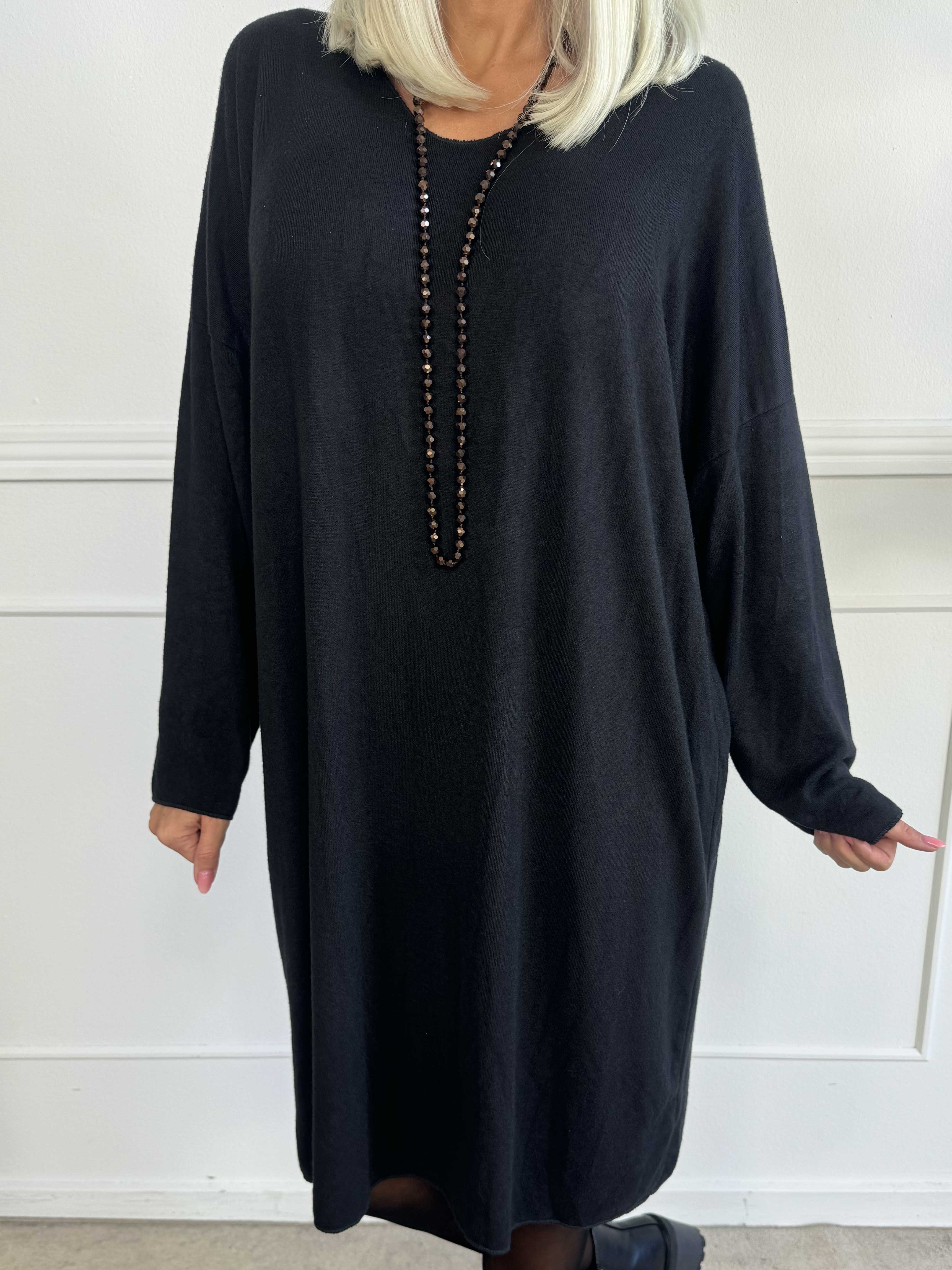 Djamila Long - Mega blød kjole i viskose med v-udskæring