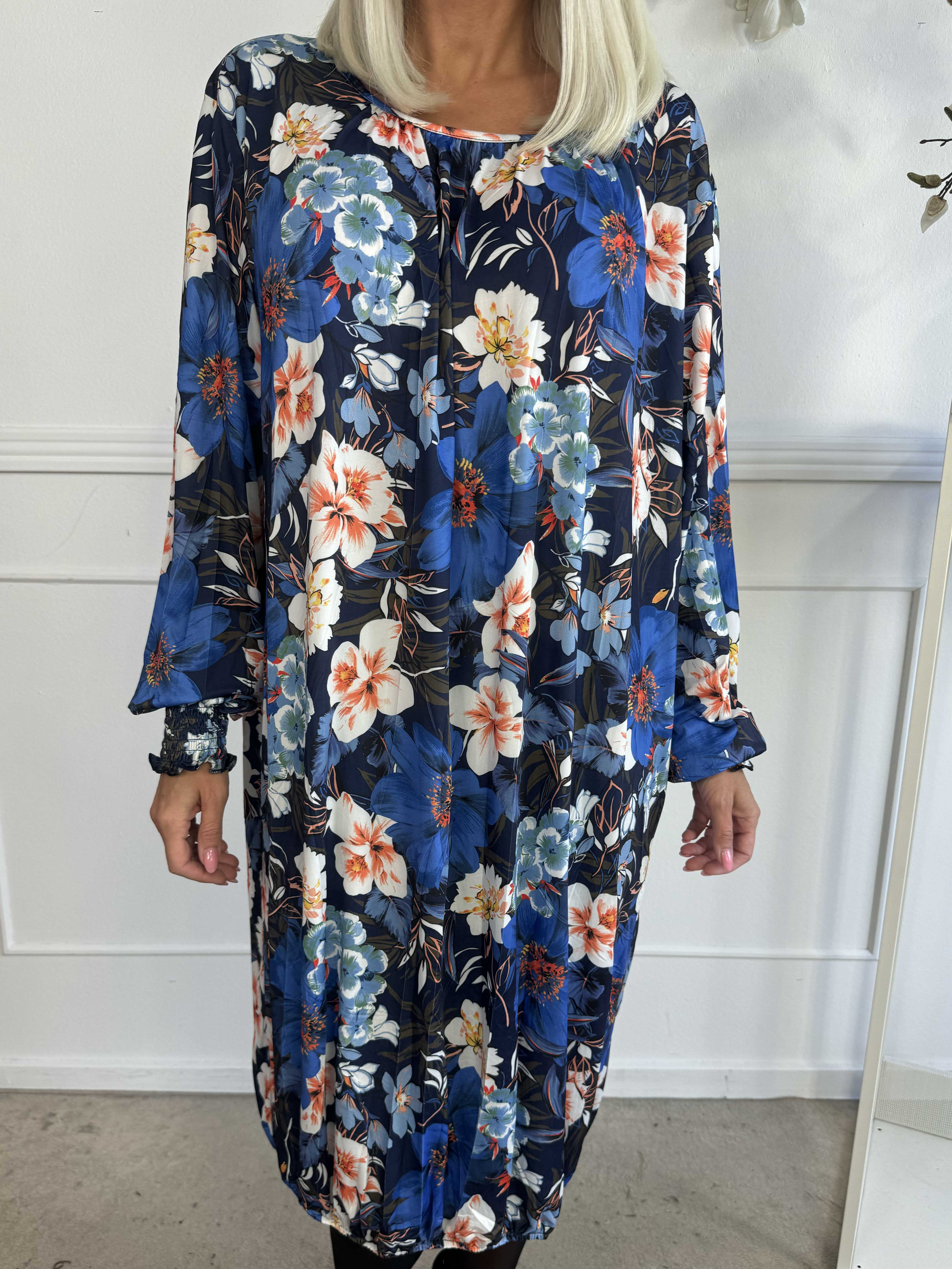 Miracle Floral Dress L/S - Elastisk blomstret kjole med lange ærmer