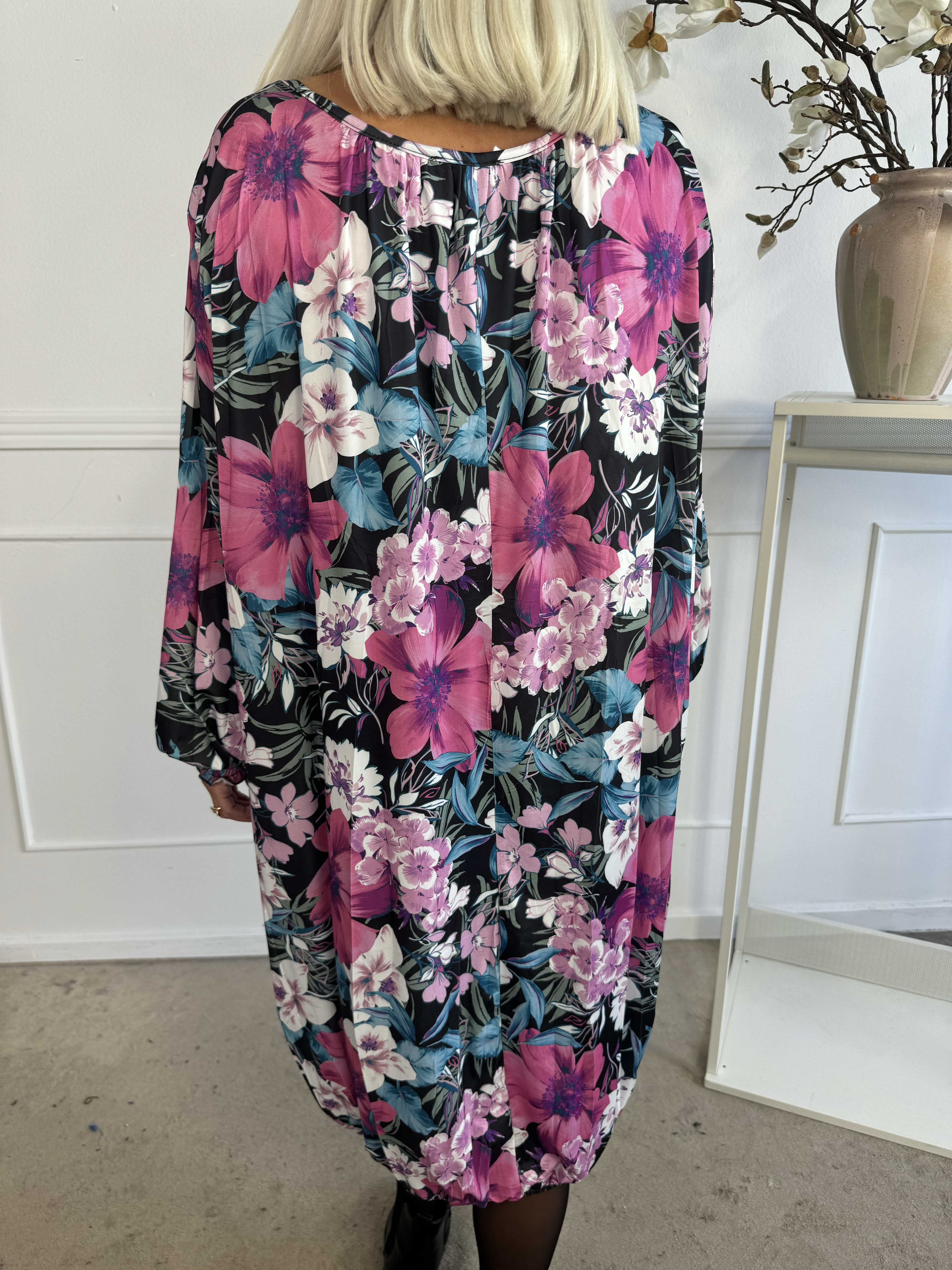 Miracle Floral Dress L/S - Elastisk blomstret kjole med lange ærmer