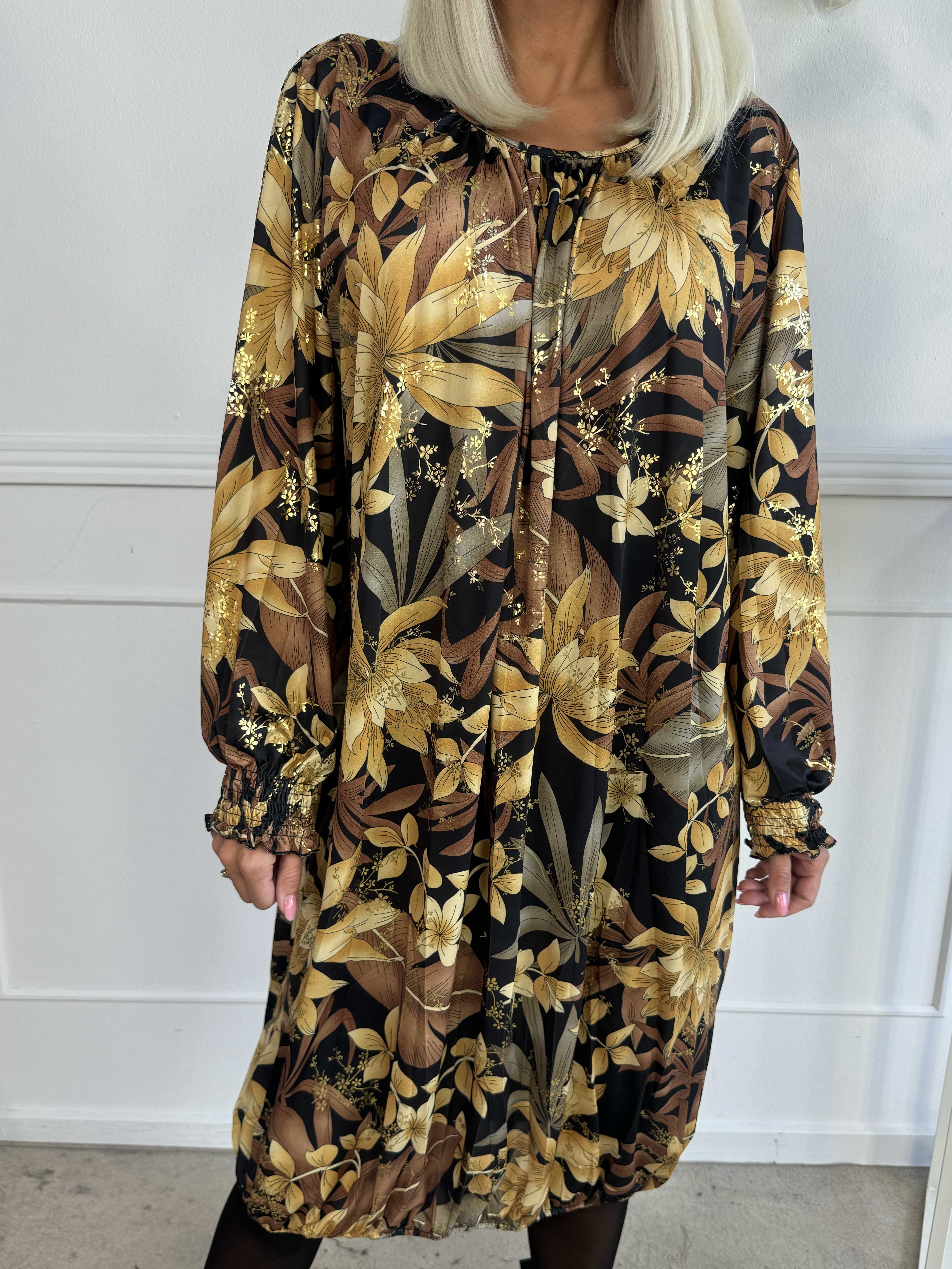 Miracle Gold Flower Dress L/S - Blomstret elastisk kjole