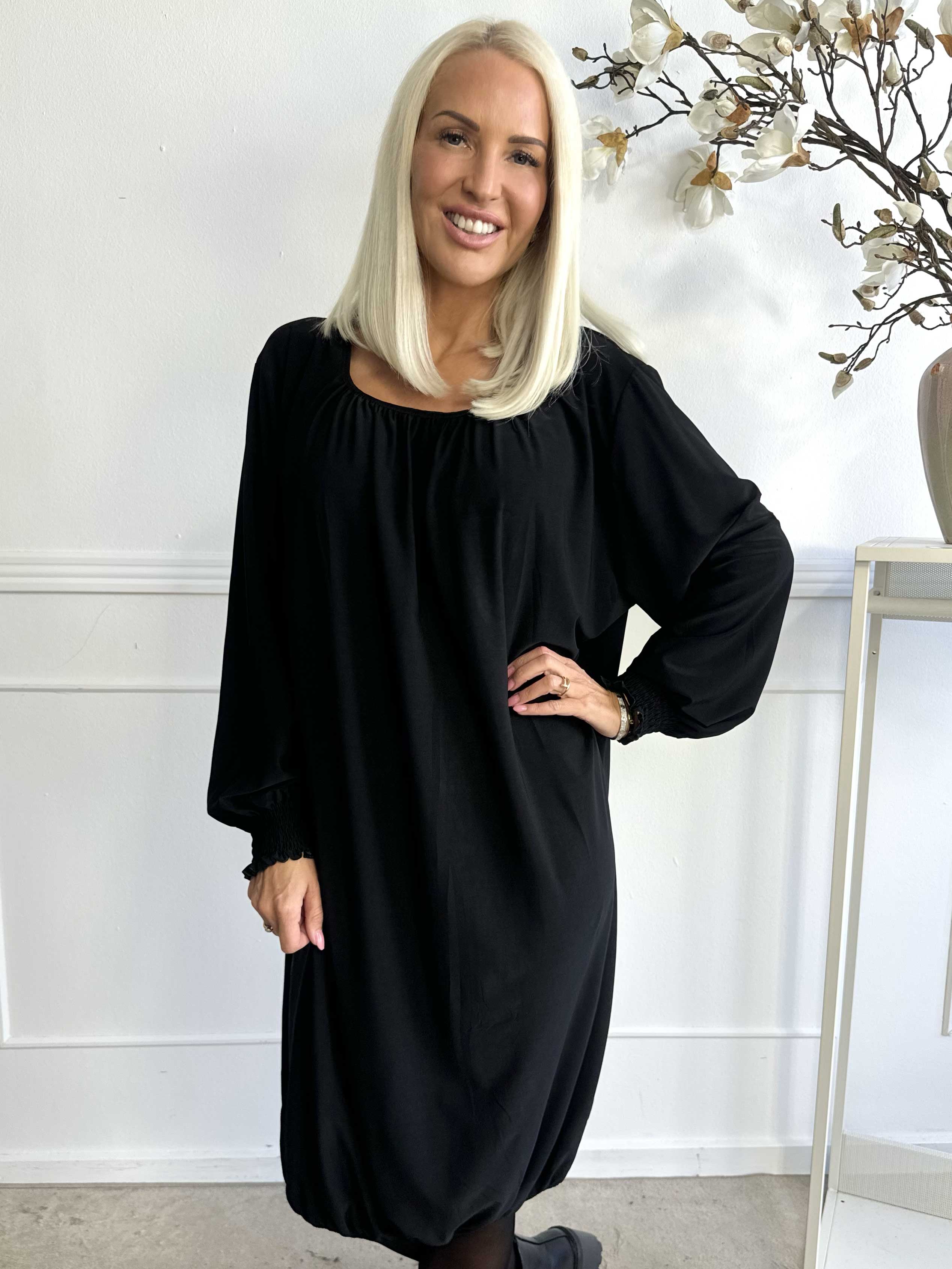 Miracle Plain Dress L/S - Elastisk kjole med lange ærmer