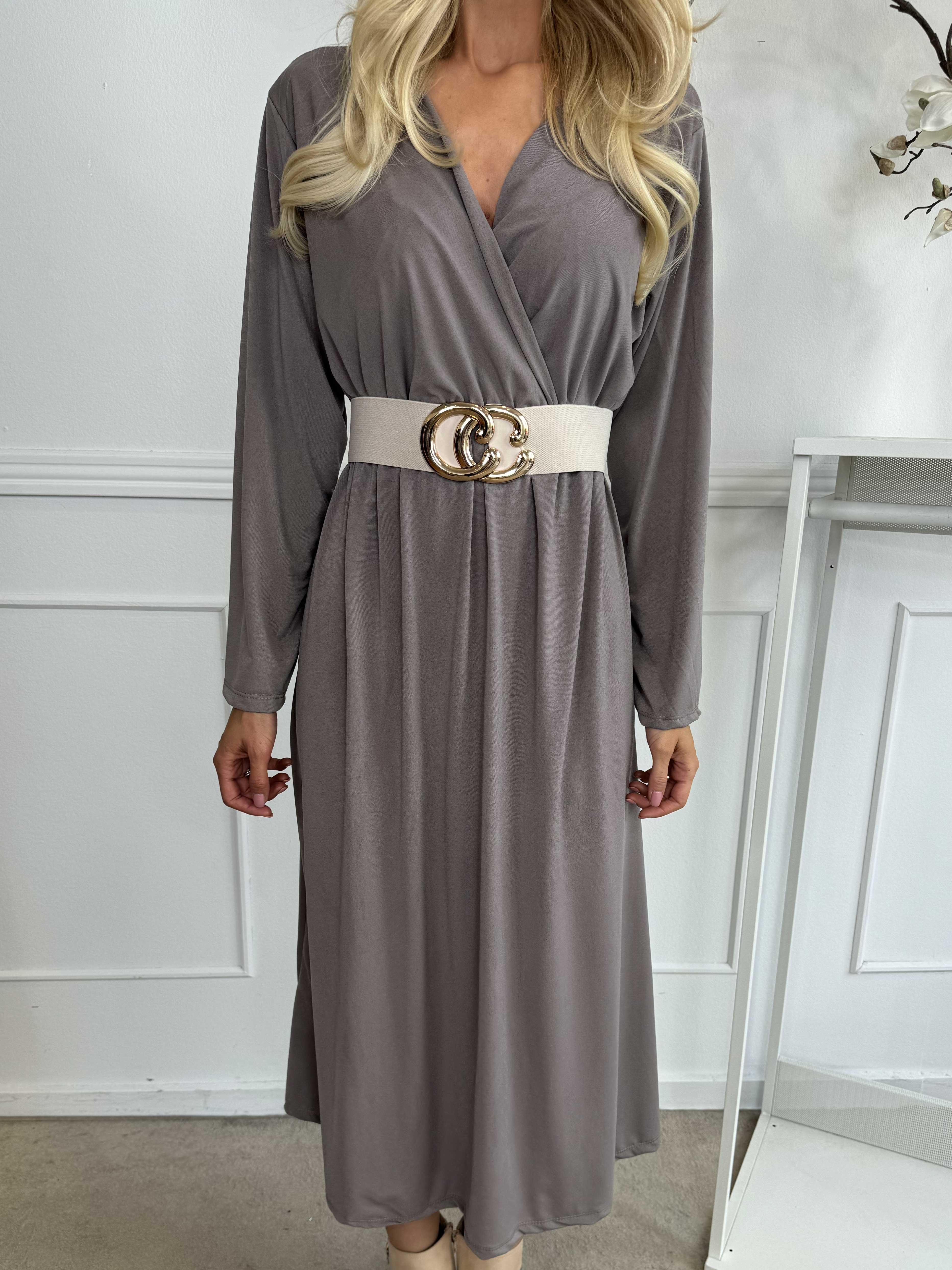 Nelly Plain - Elastisk ensfarvet kjole i viskose