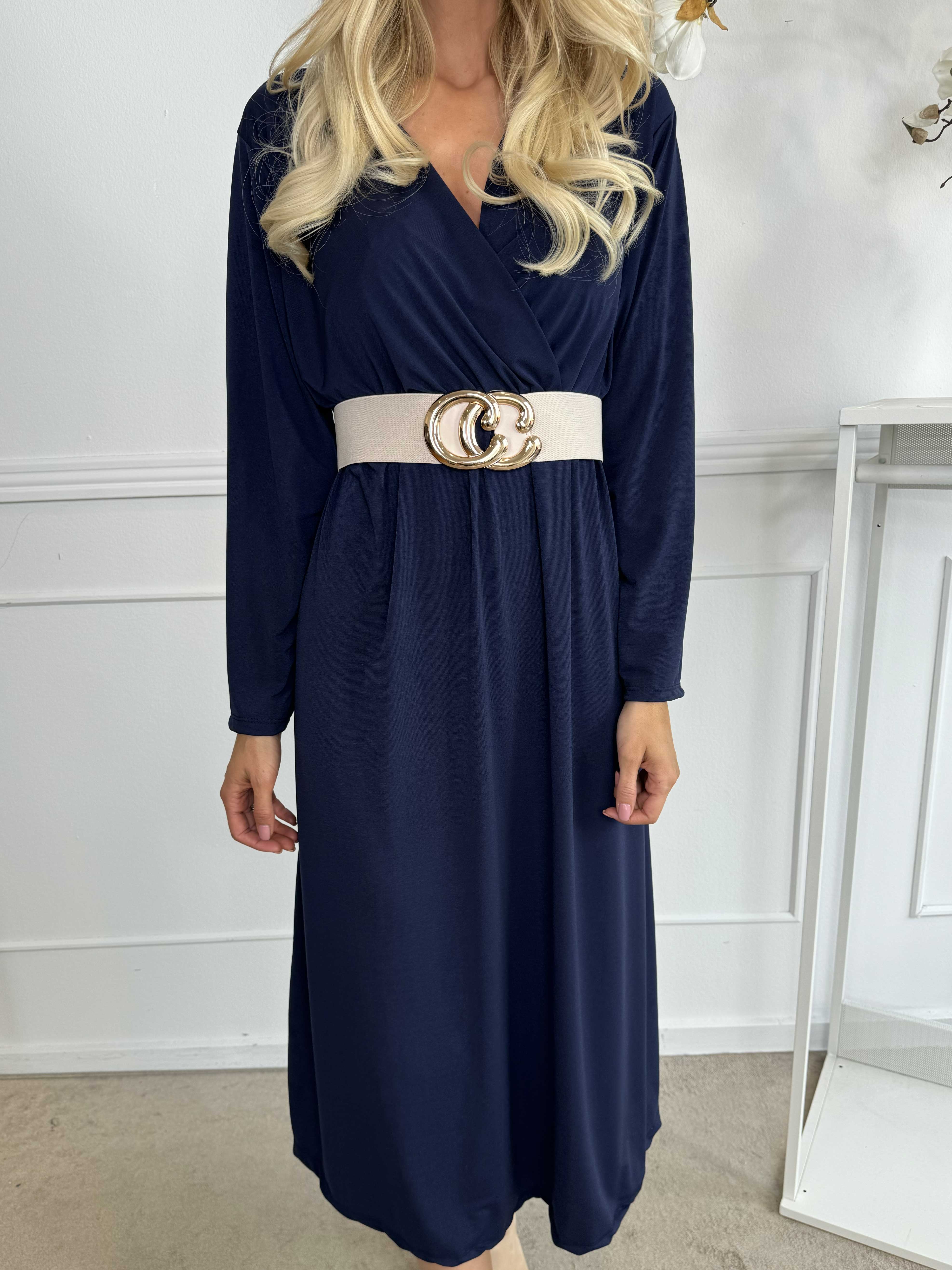 Nelly Plain - Elastisk ensfarvet kjole i viskose