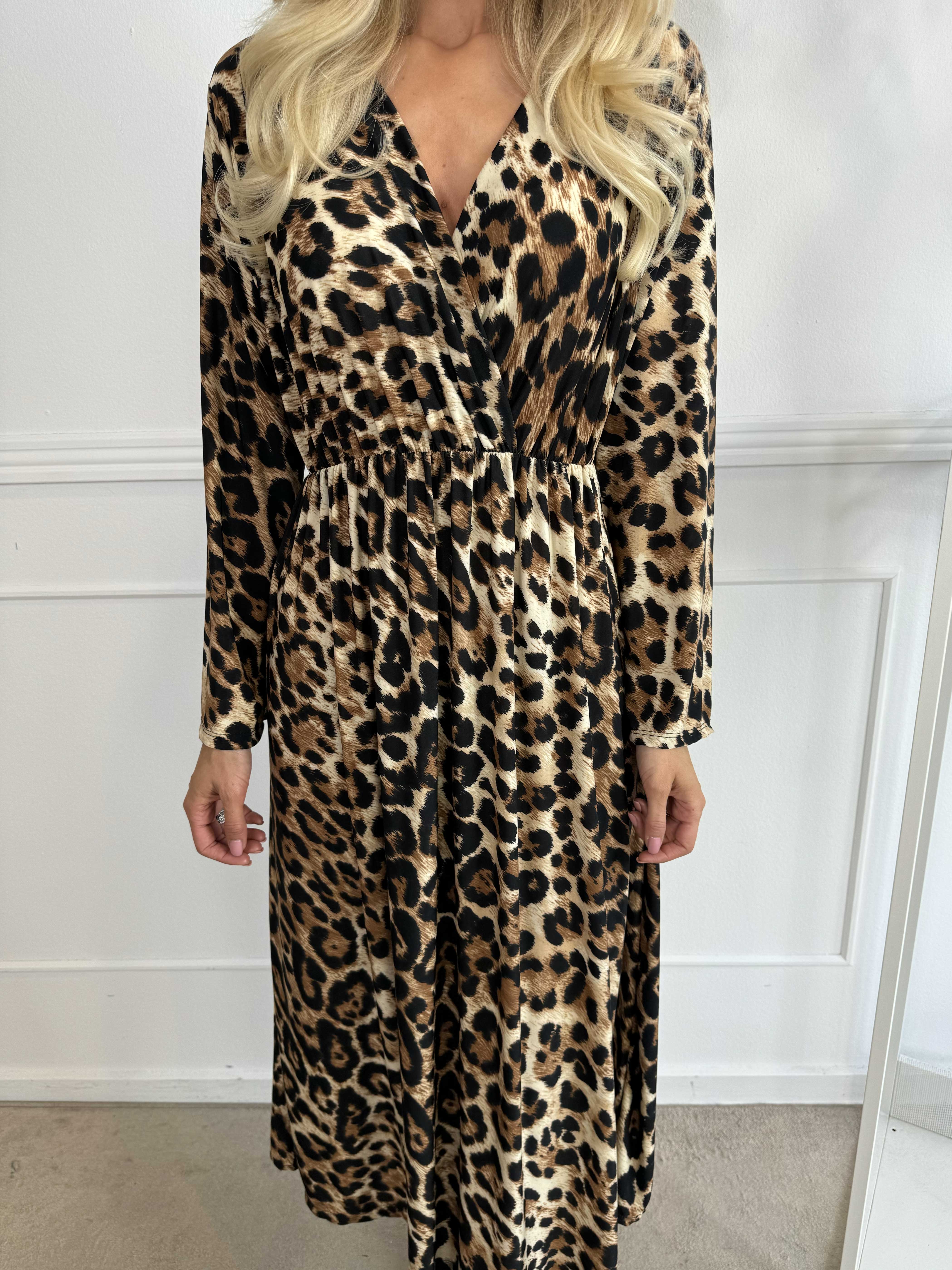 Nelly Animal - Elastisk kjole i leopardprint