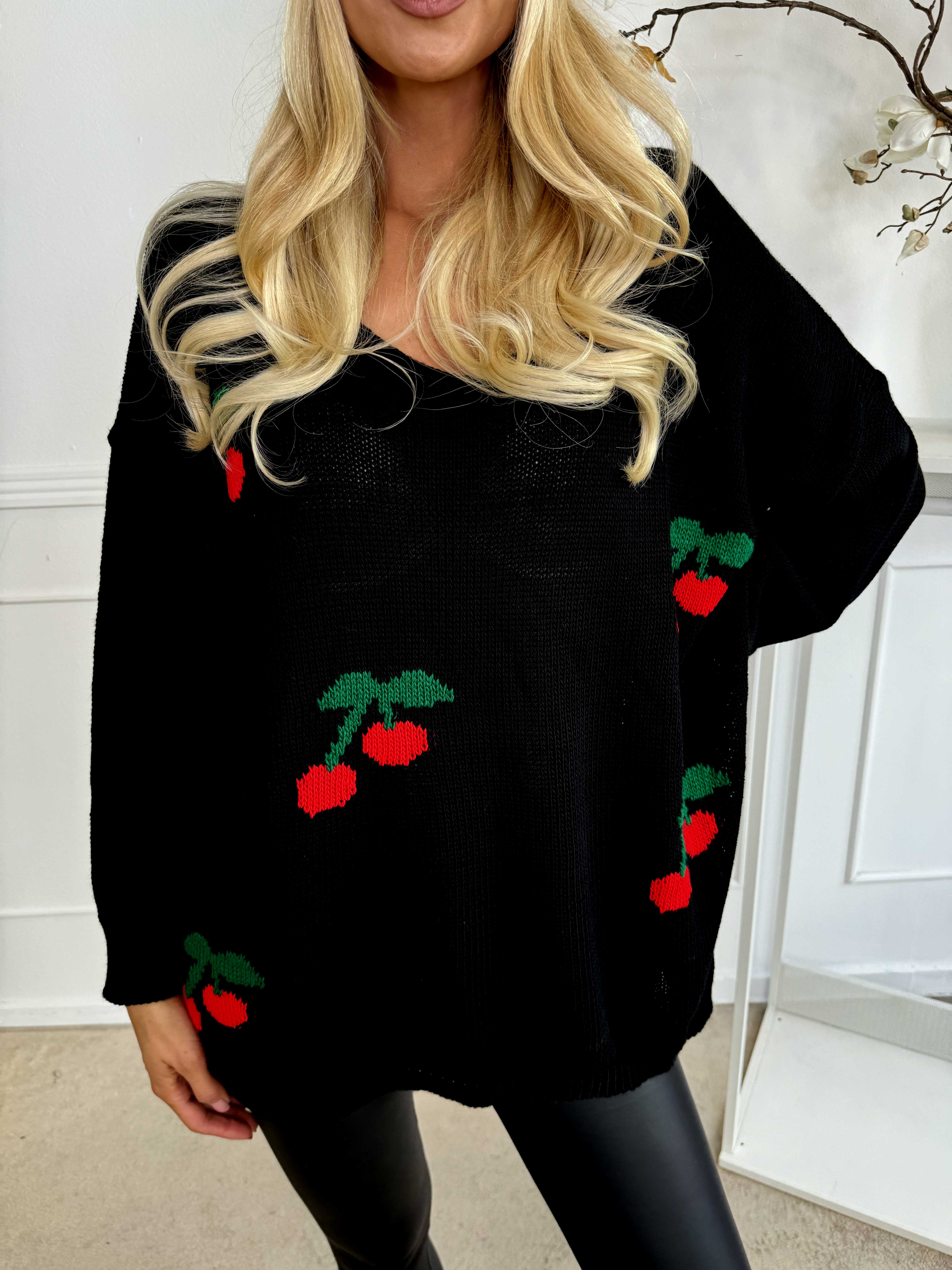 Cherry - Strikbluse med kirsebær