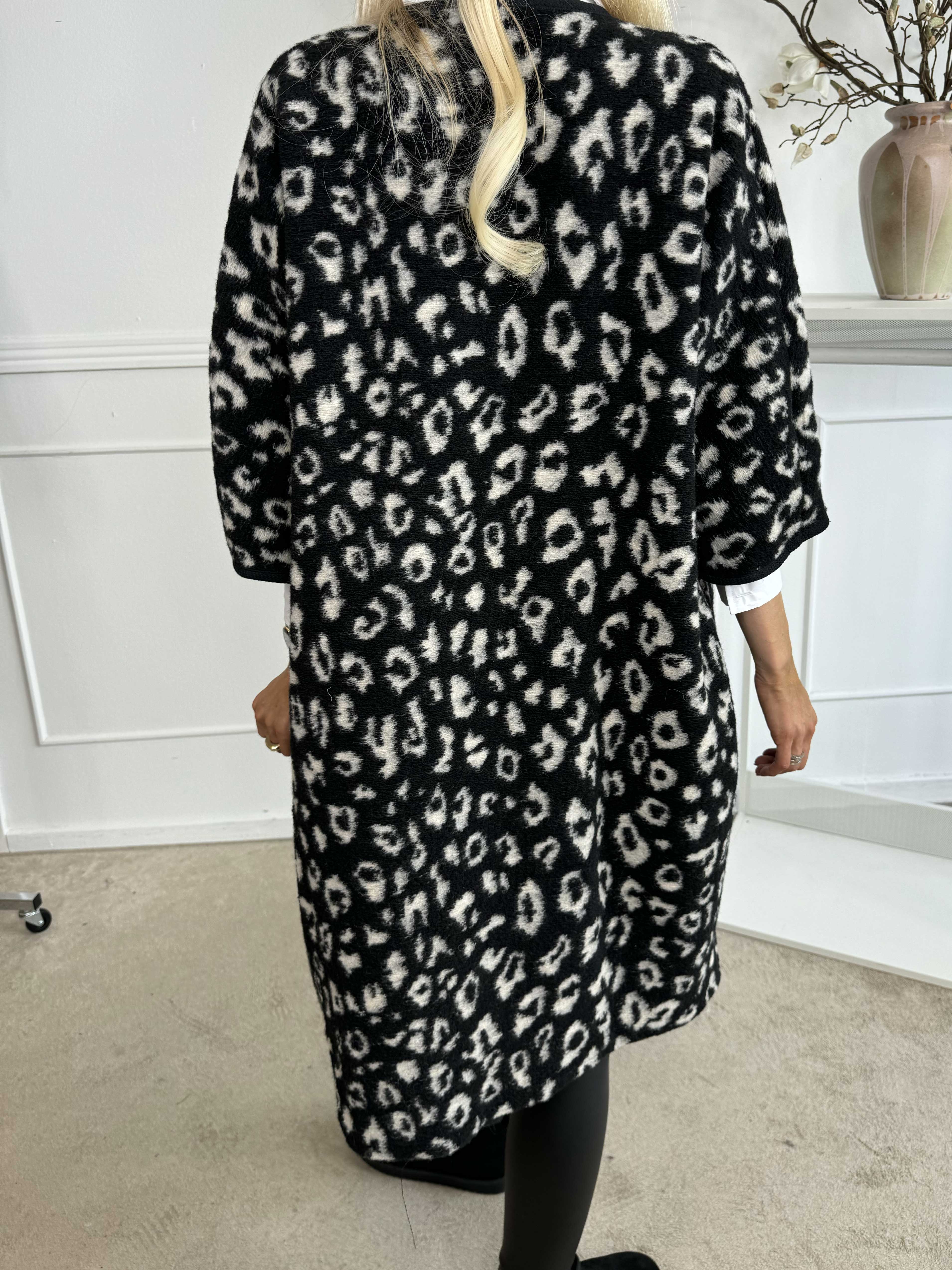 Arianna Leo - Frakke i leopardprint med uld i