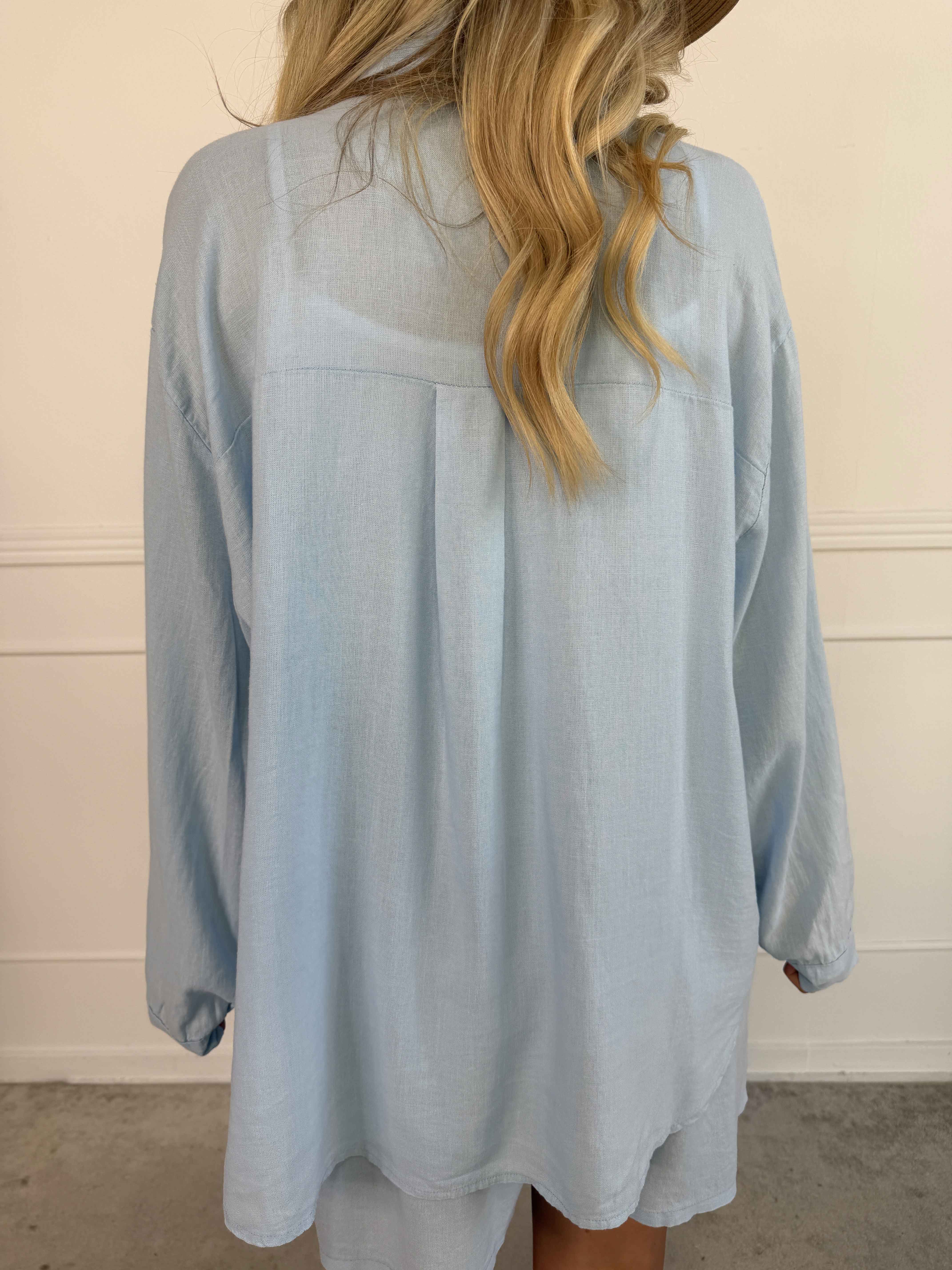 Clara Shirt - Ensfarvet skjorte i viskose og hør