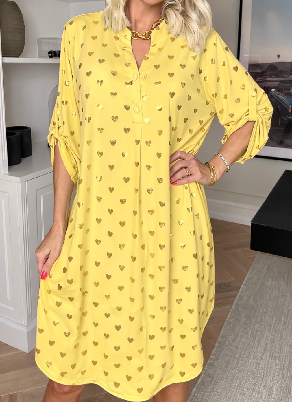 Ebba Gold Heart - Elastisk kjole med guld hjerte detaljer