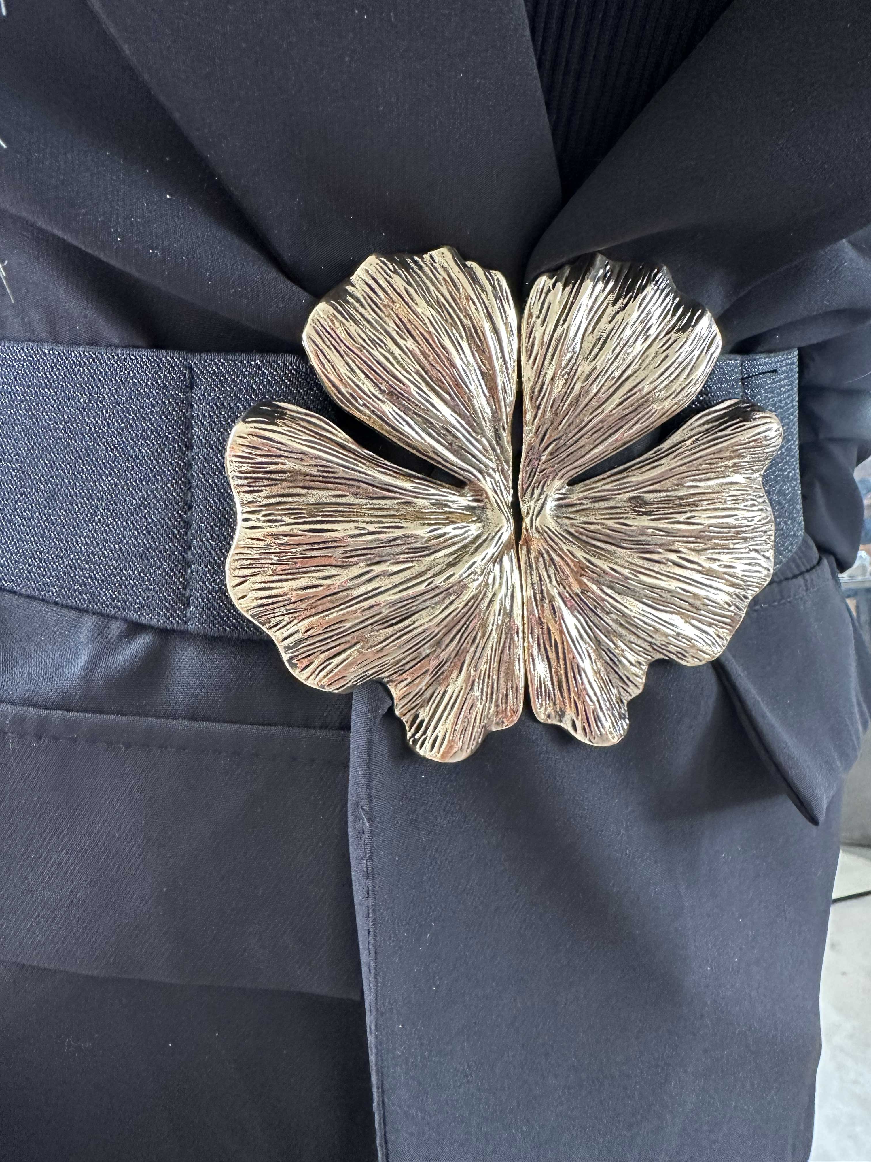 Nabila - Elastisk taljebælte med stort blomsterspænde