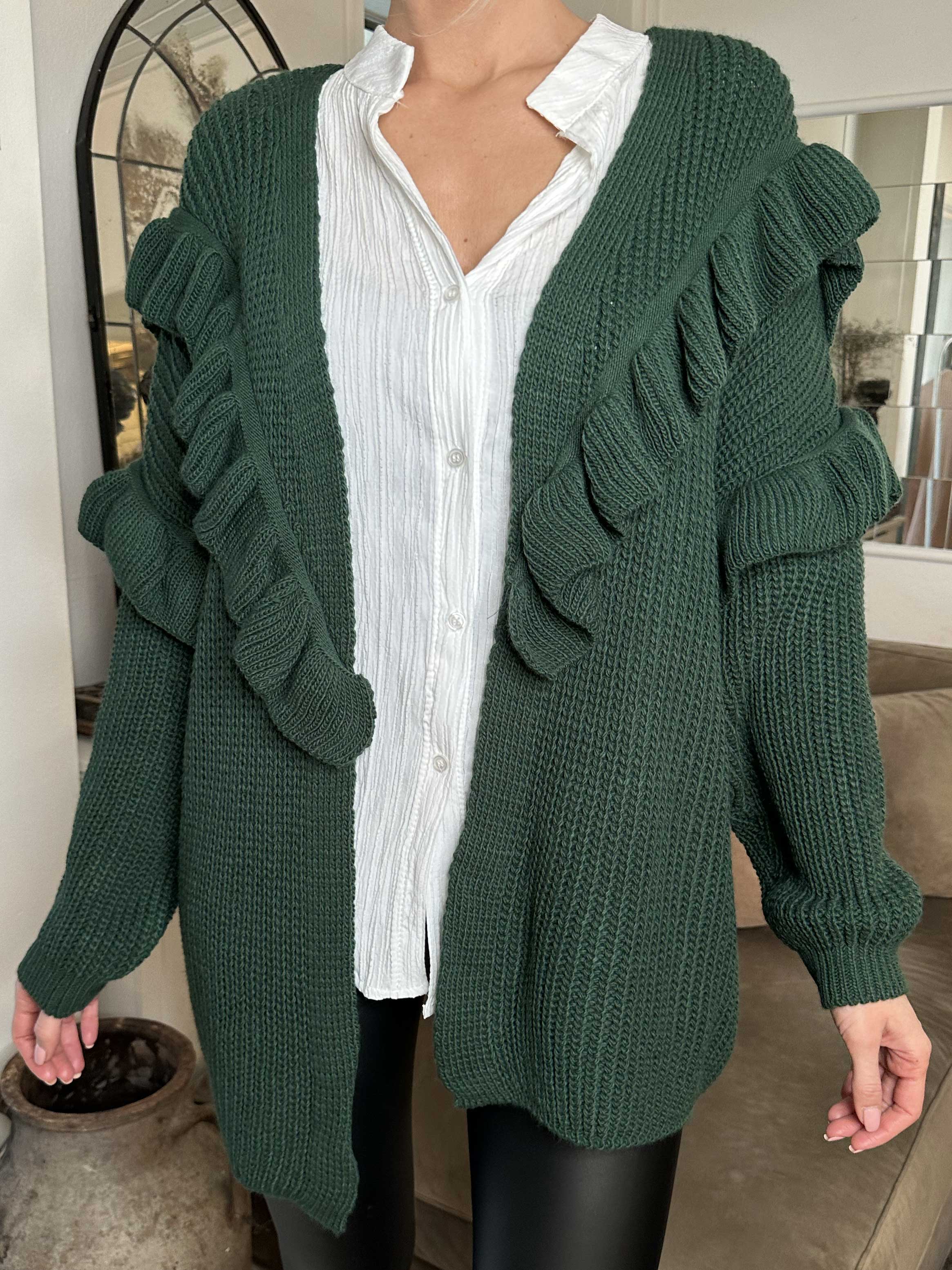 Ellis Cardigan - Lækker strikcardigan med fine flæsedetaljer