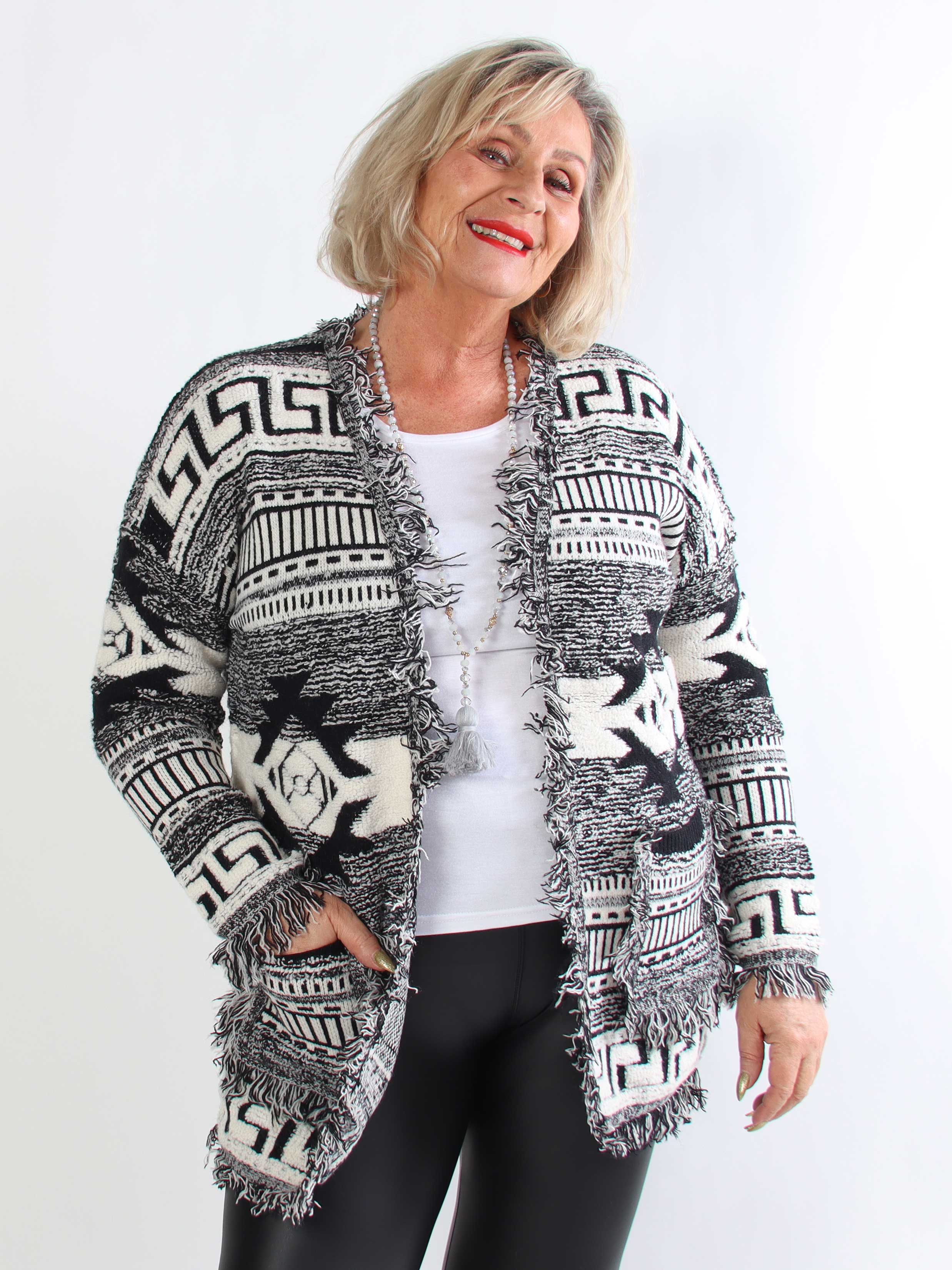 Sannie - Blød plus size cardigan med flot mønstee