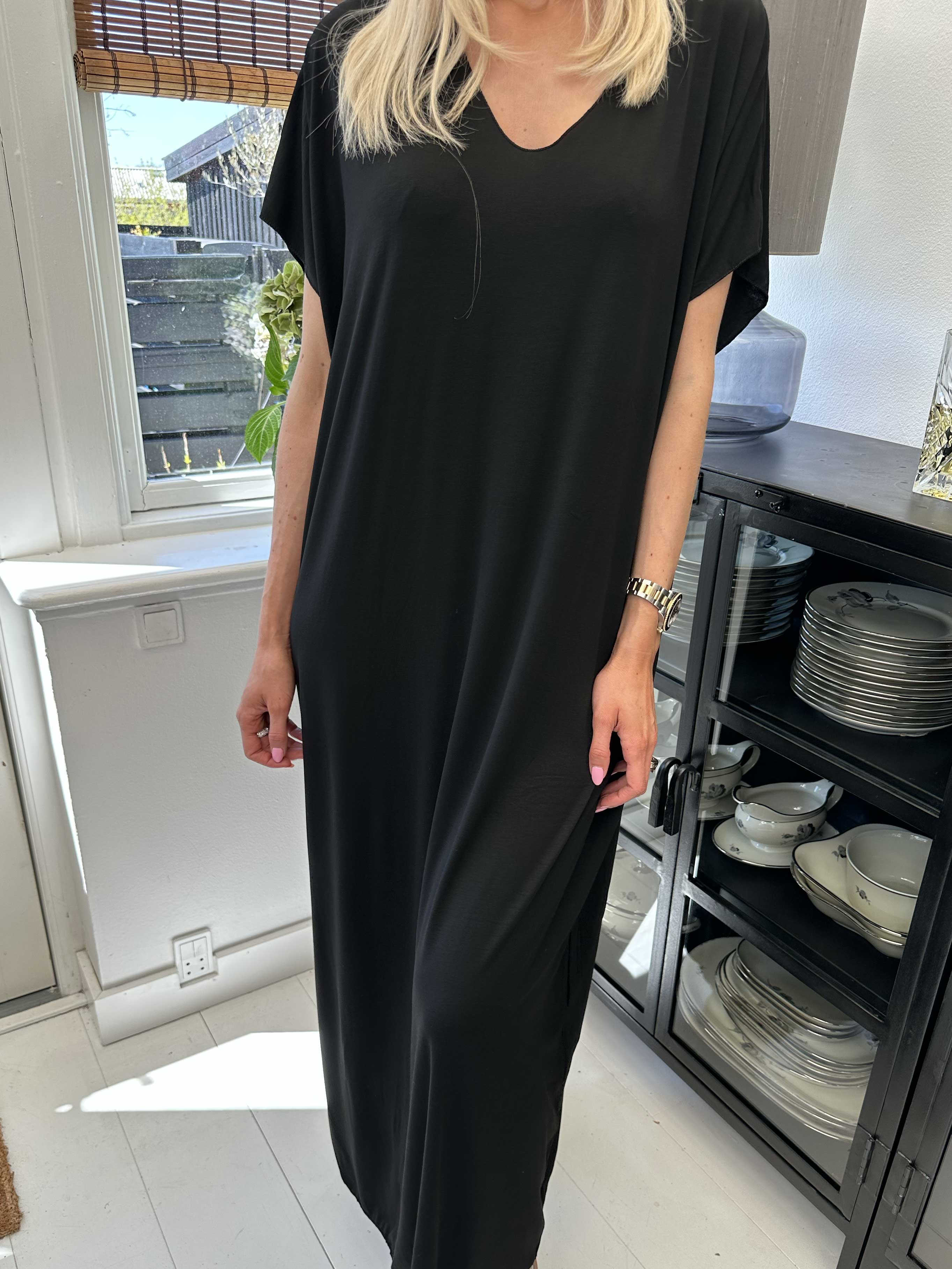 Kirsa Plain Long - Lang kjole i blødt stof