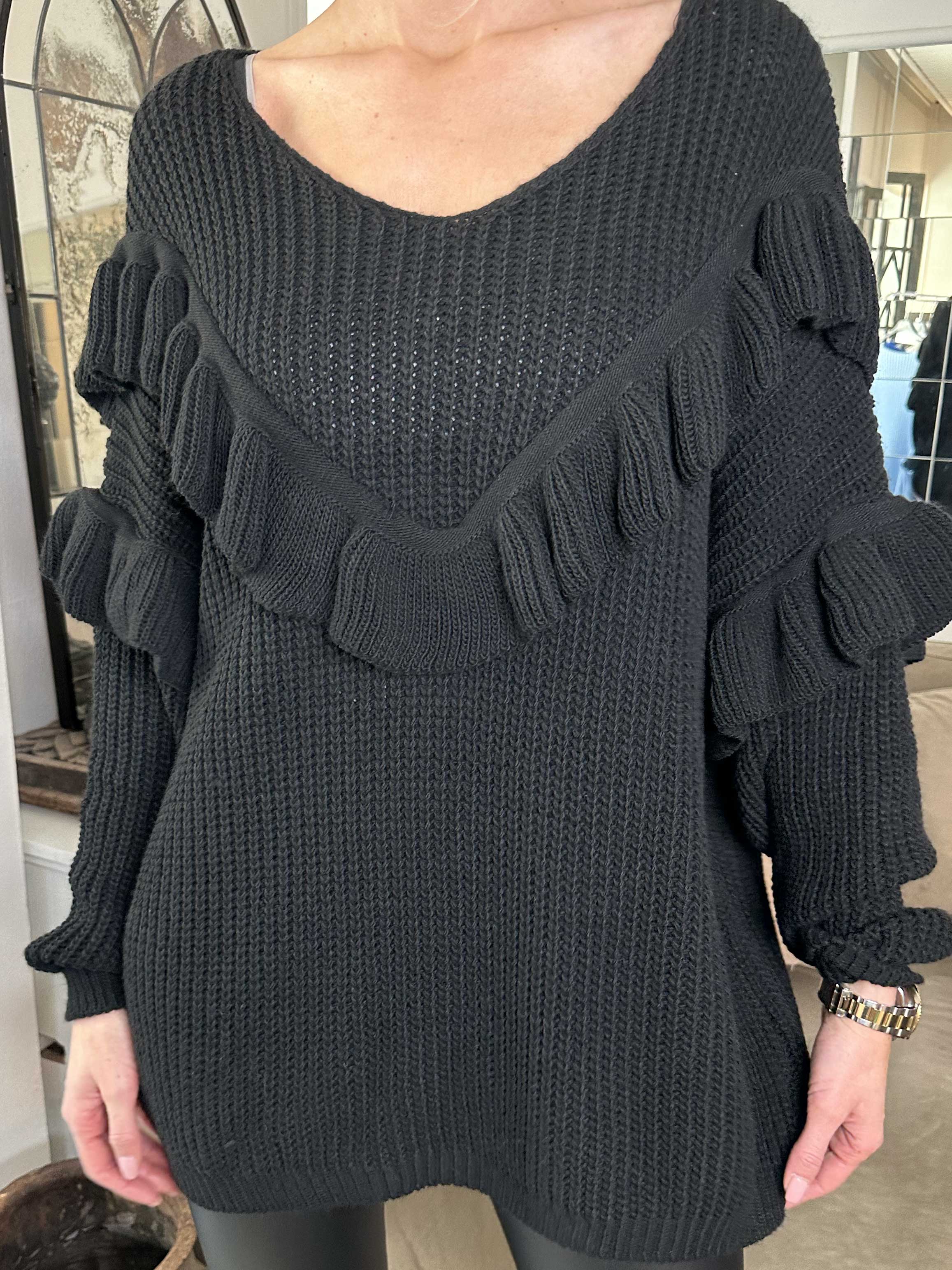 Ellis - Lækker striktrøje med fine flæsedetaljer