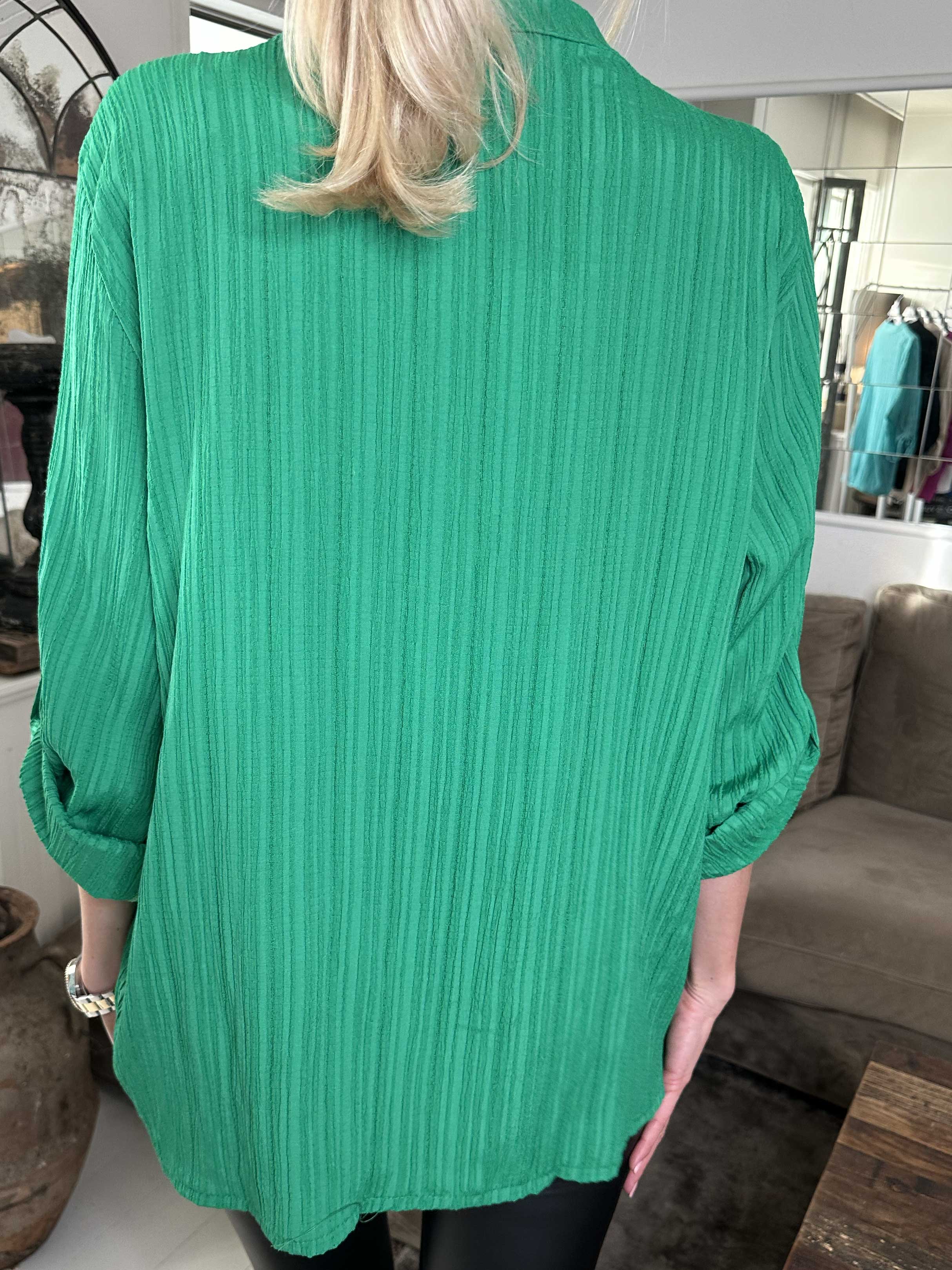 Karah - Ensfarvet skjorte i crepet look