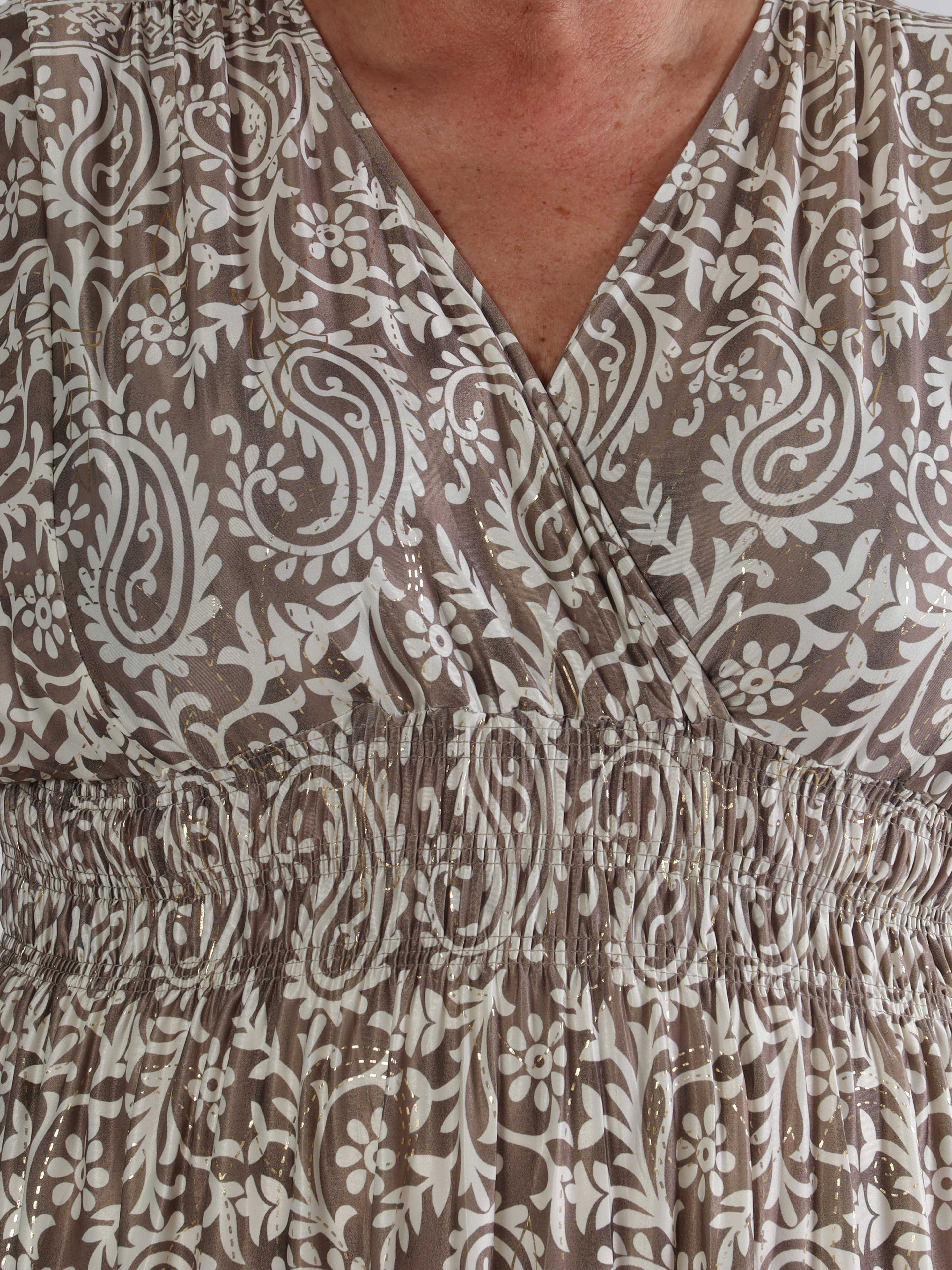 Pams Boteh - Lang elastisk mønstret plus size kjole med lommer