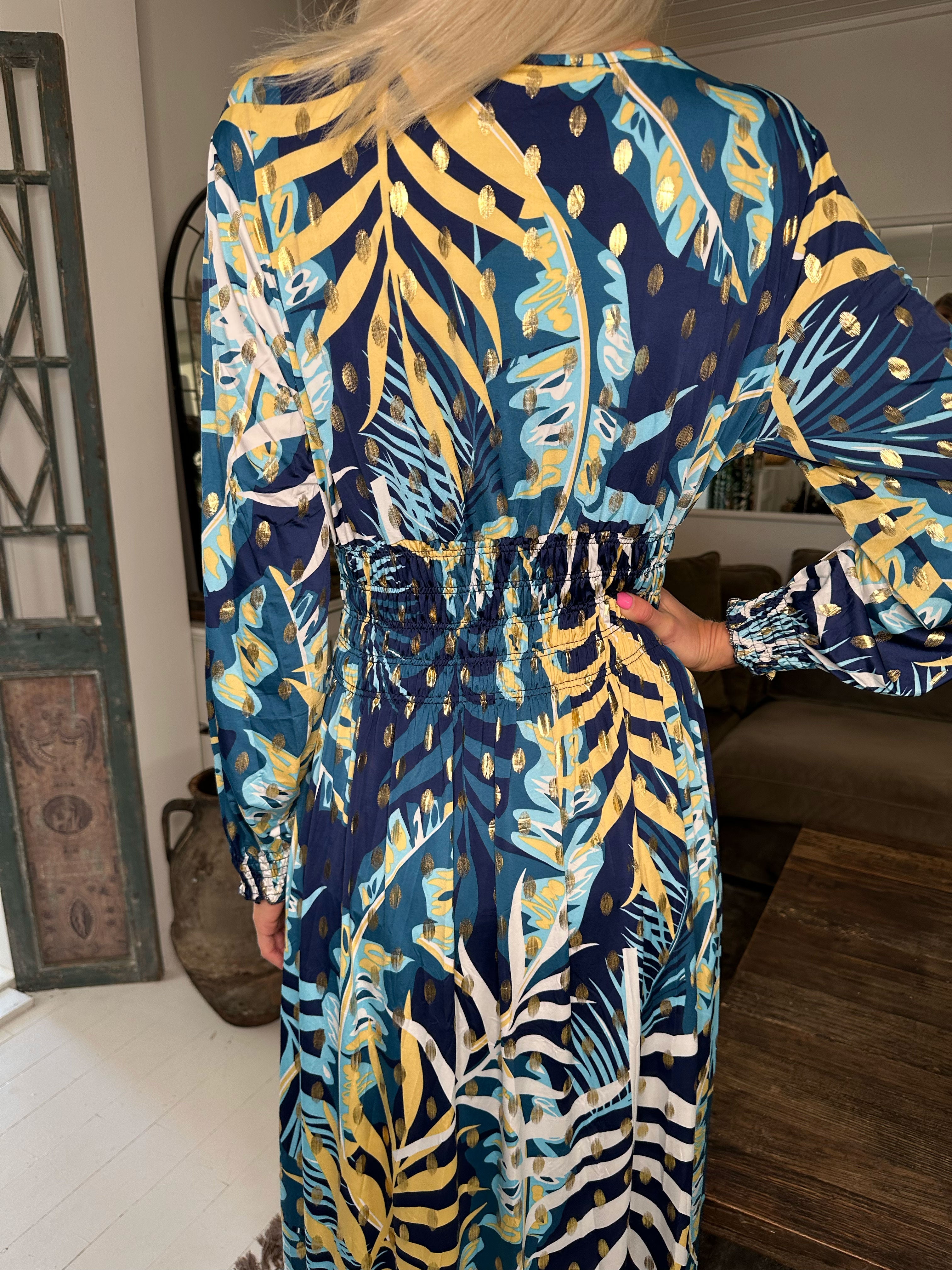 Pams Forest L/S - Lang elastisk kjole i krølfrit stof med lange ærmer