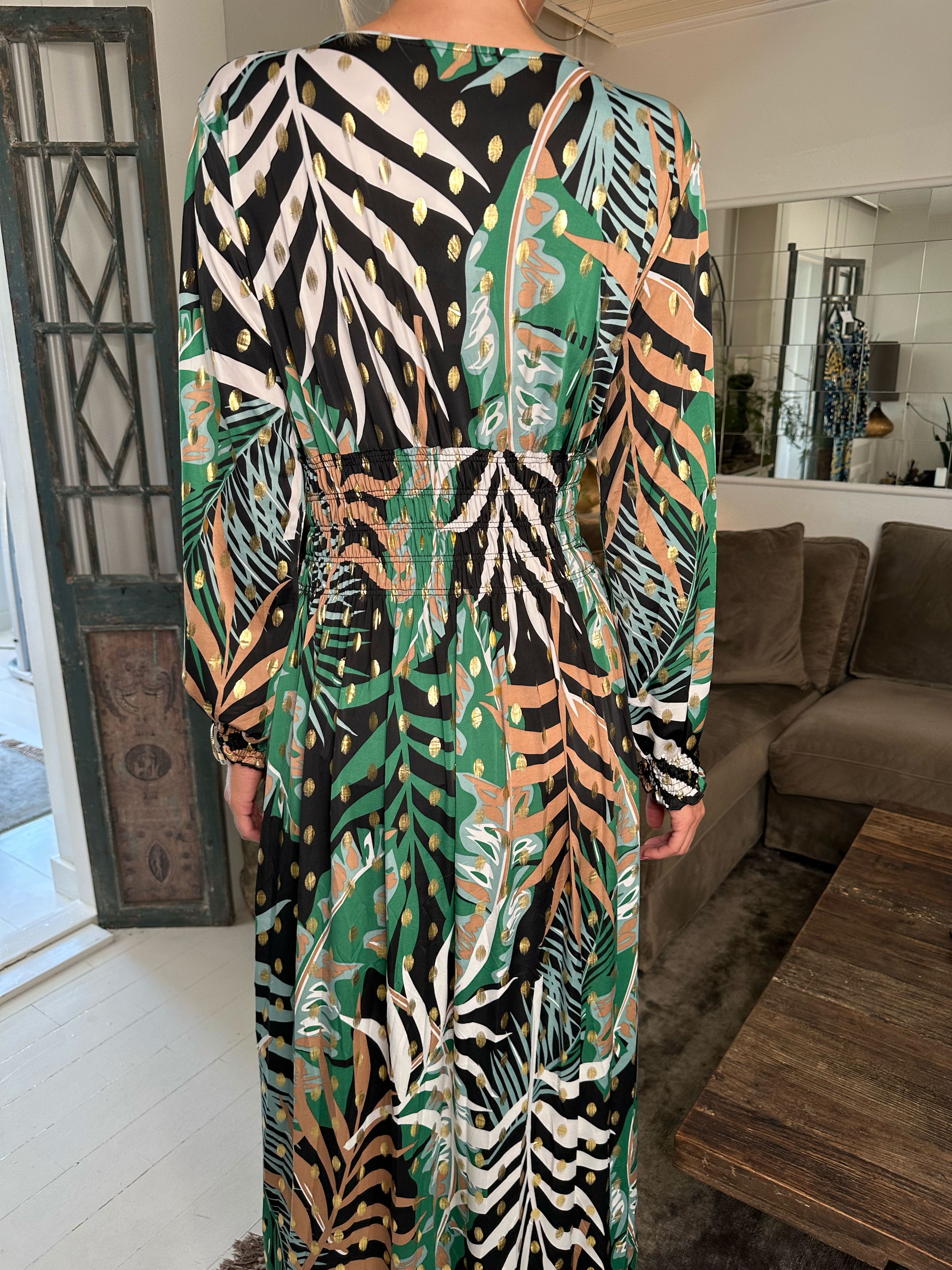 Pams Forest L/S - Lang elastisk kjole i krølfrit stof med lange ærmer