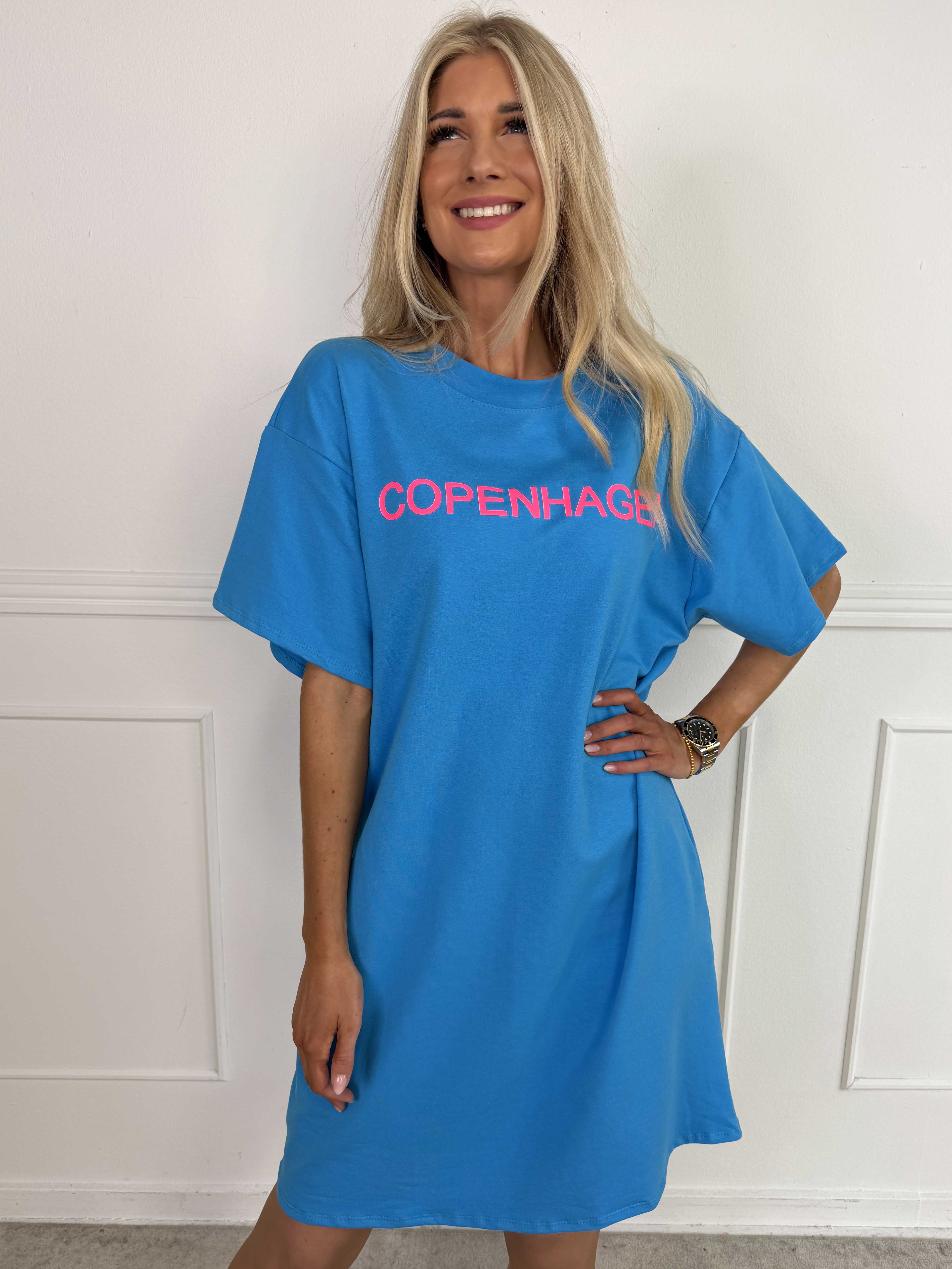 Malia - T-shirt kjole i bomuld med COPENHAGEN tryk