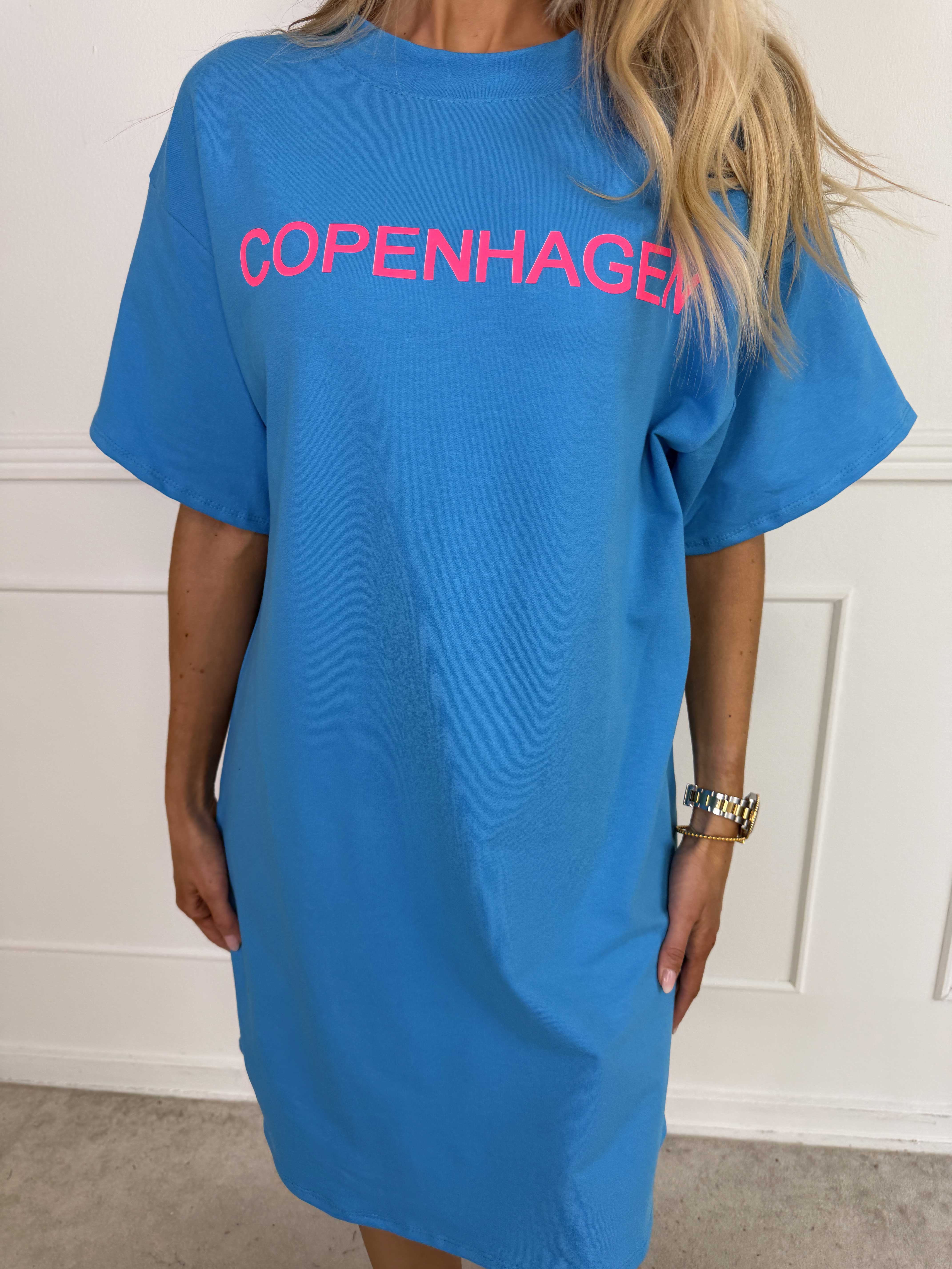 Malia - T-shirt kjole i bomuld med COPENHAGEN tryk