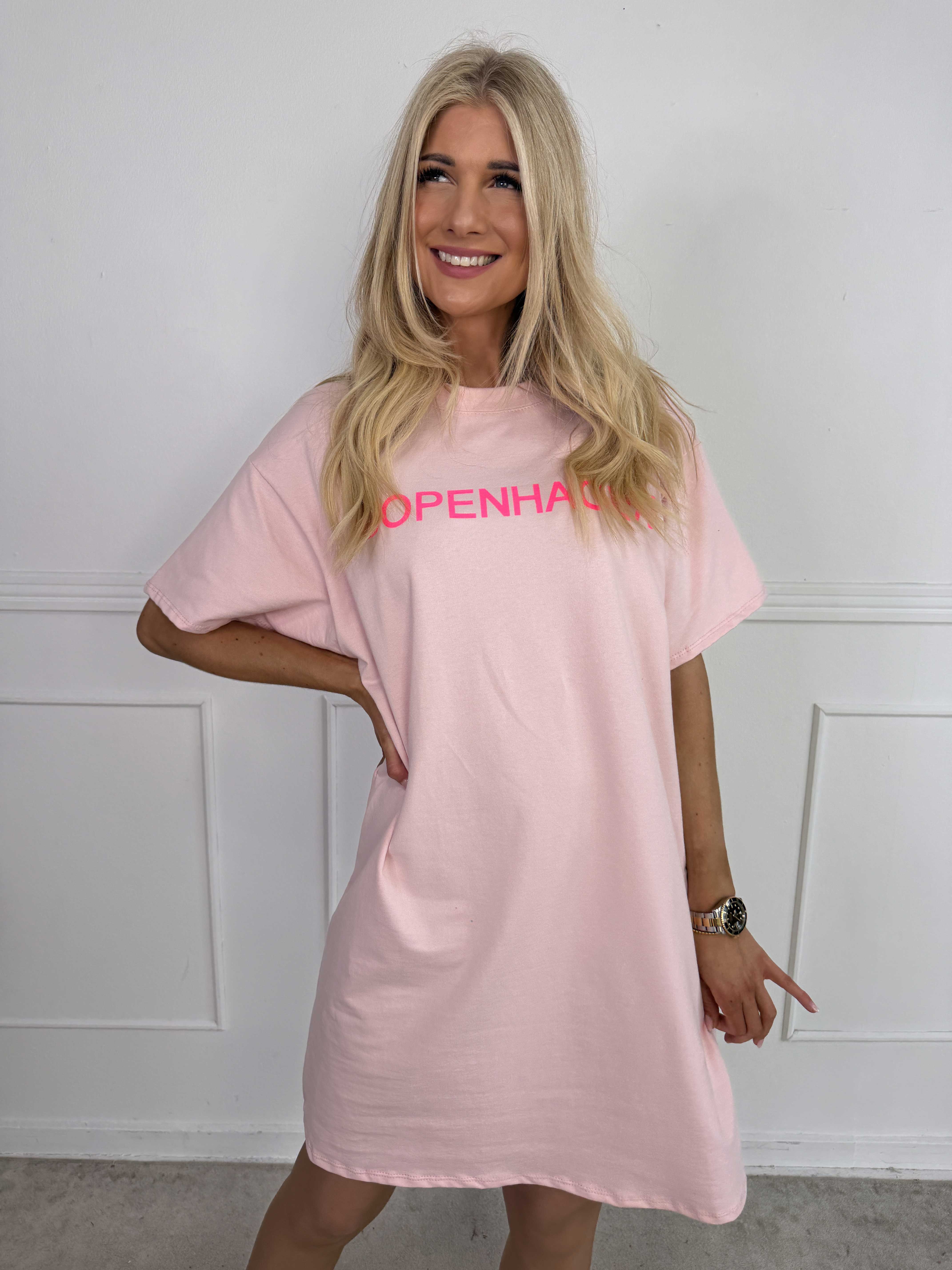 Malia - T-shirt kjole i bomuld med COPENHAGEN tryk