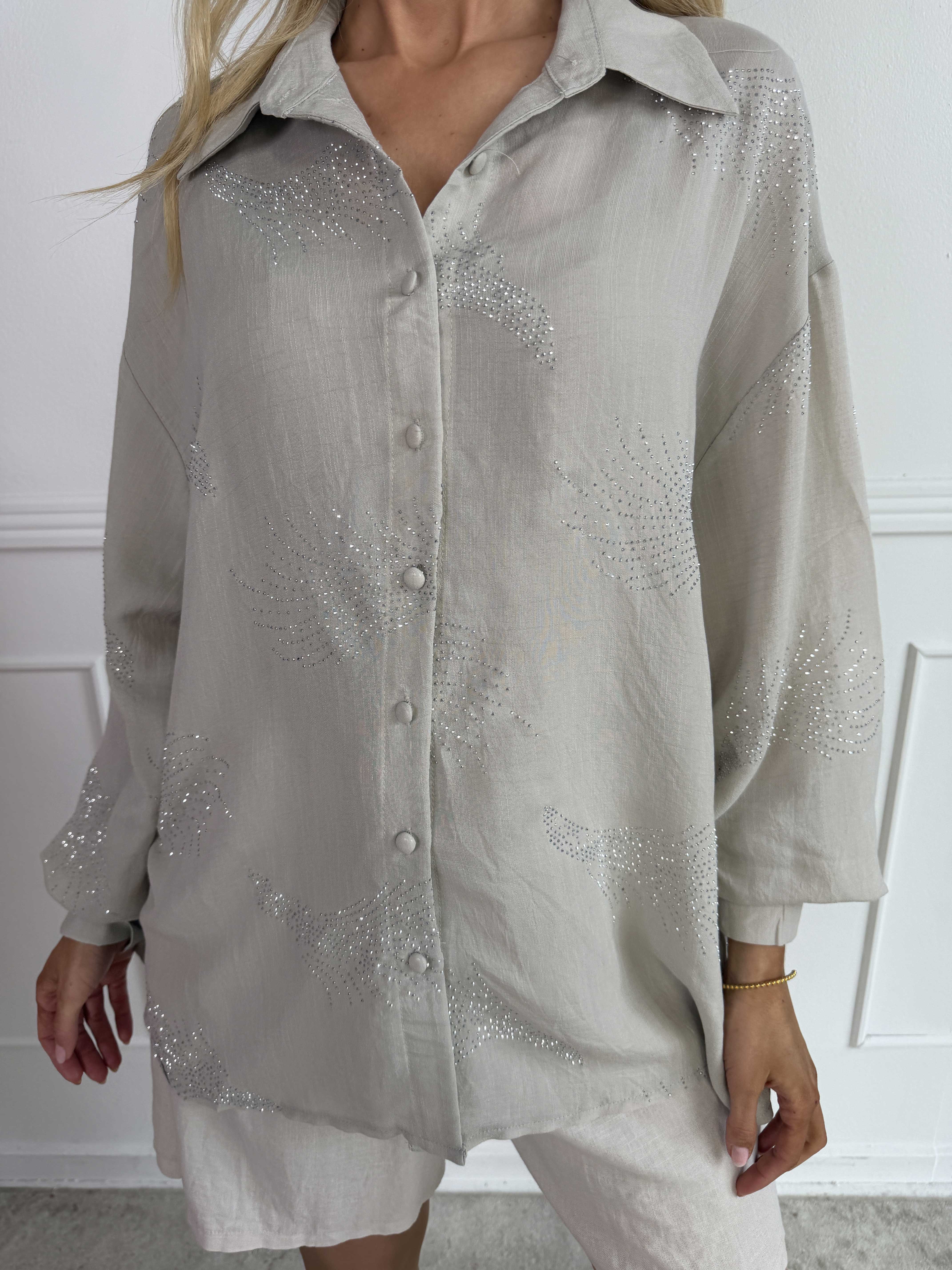 Heidy - Plus size skjorte med fine similisten og brede manchetter