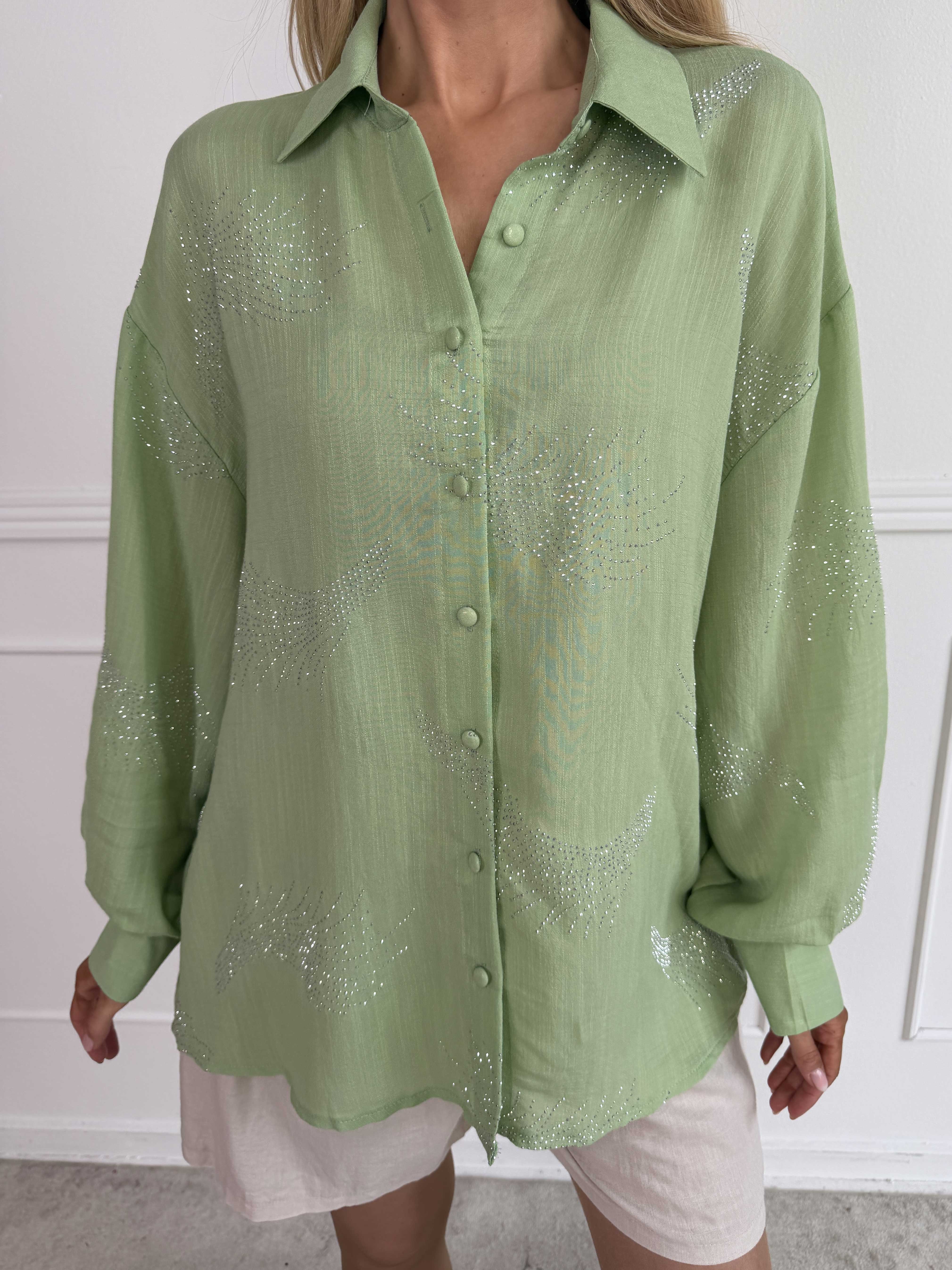 Heidy - Plus size skjorte med fine similisten og brede manchetter