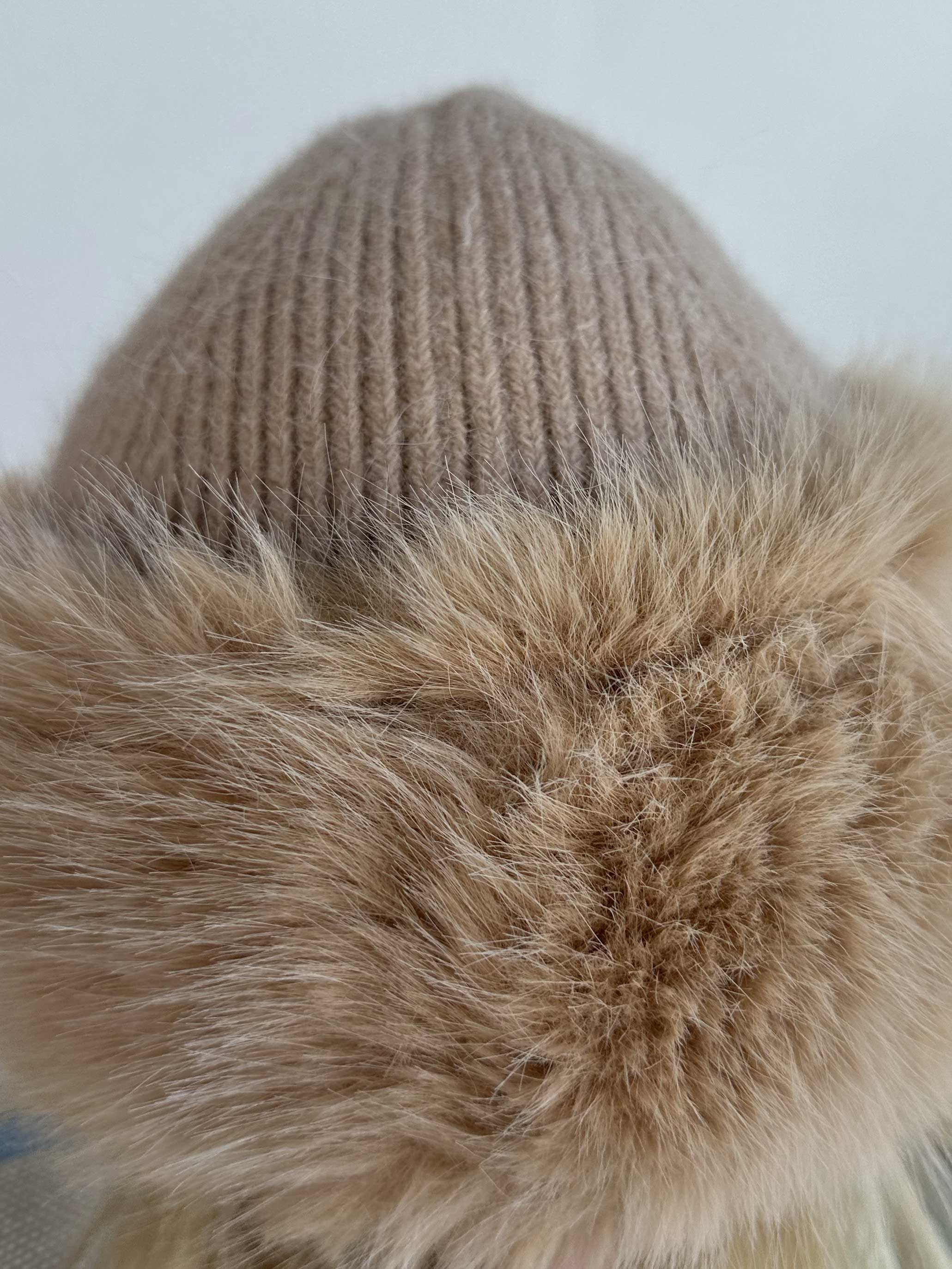 Oasis - Hue med kant af blødt faux fur