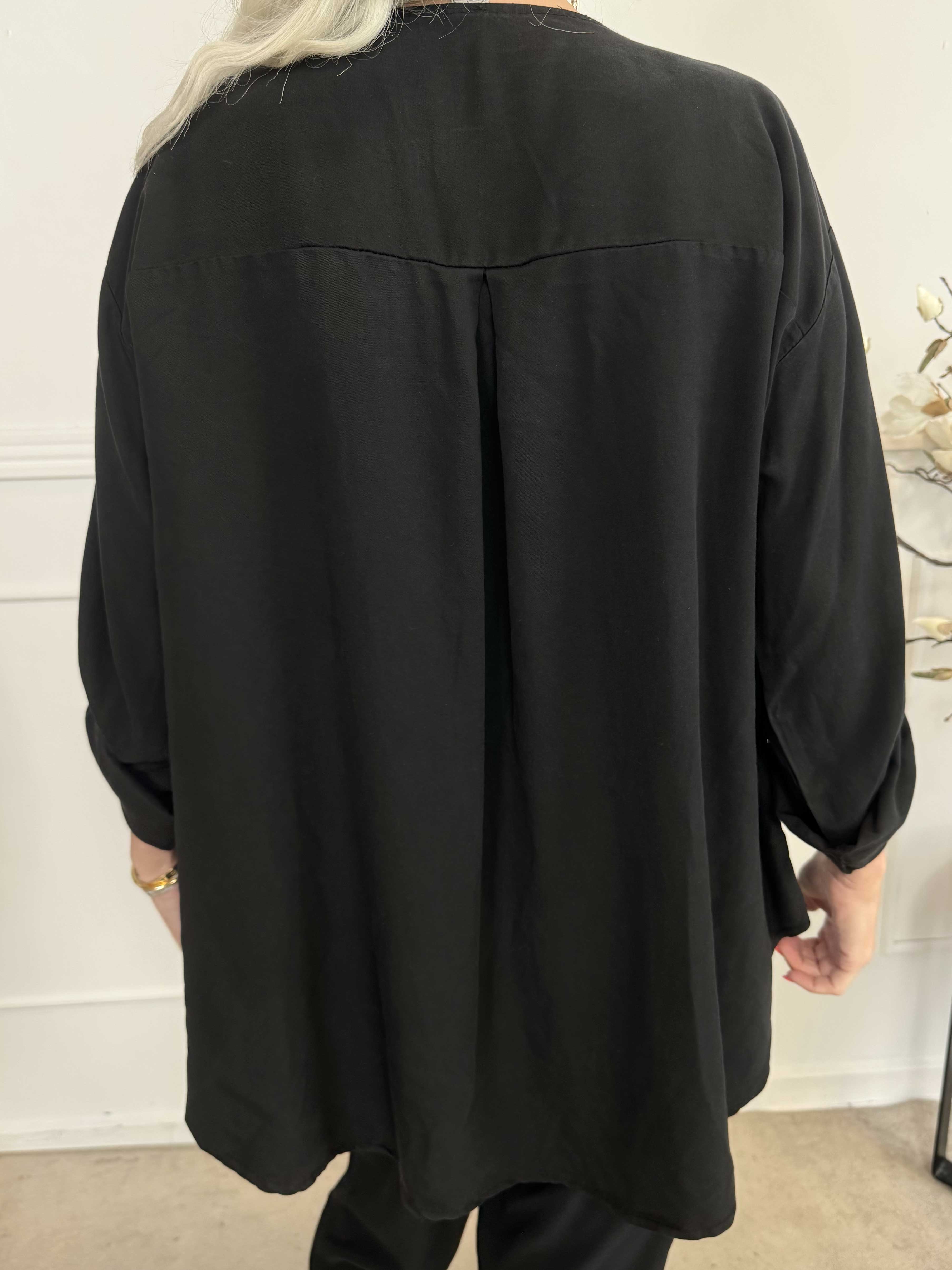 Emelda - Let plain skjorte lavet i lyocell