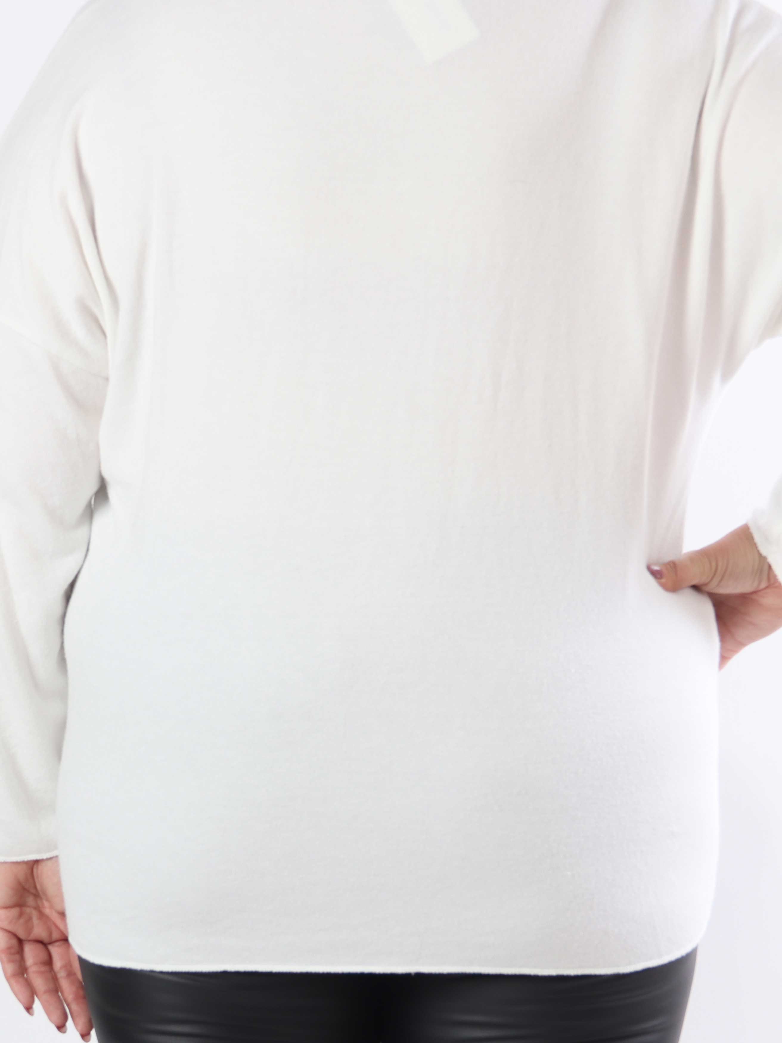 Djamila - Blød plus size bluse i viskose med v-udskæring