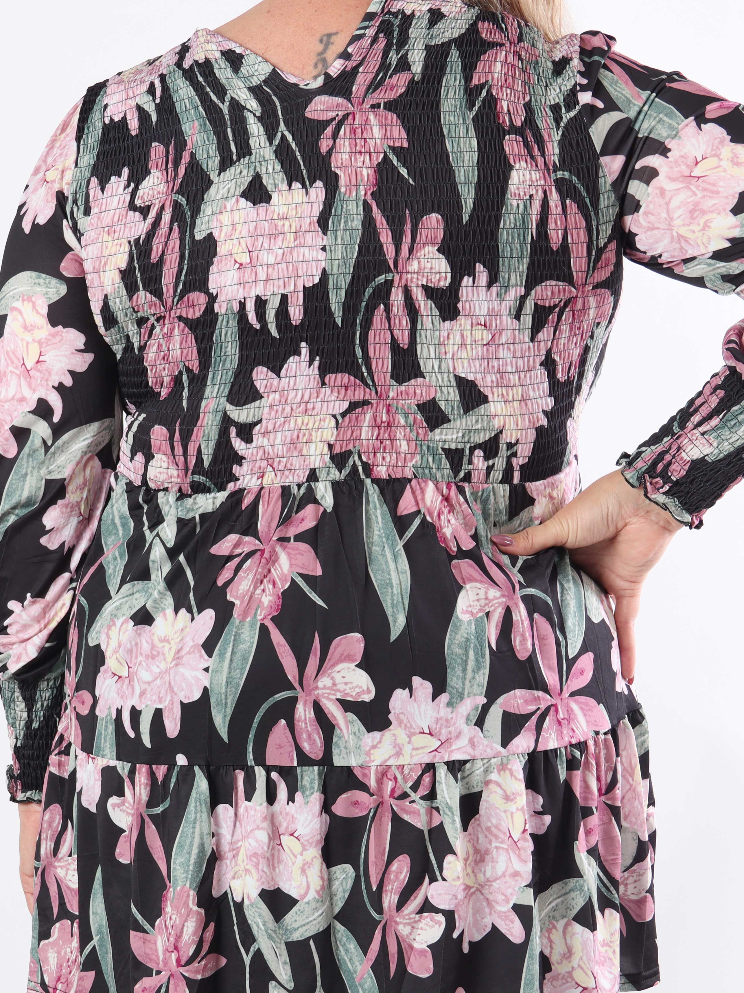 Kelly Flower Shirt - Elastisk plus size bluse med smock henover brystet