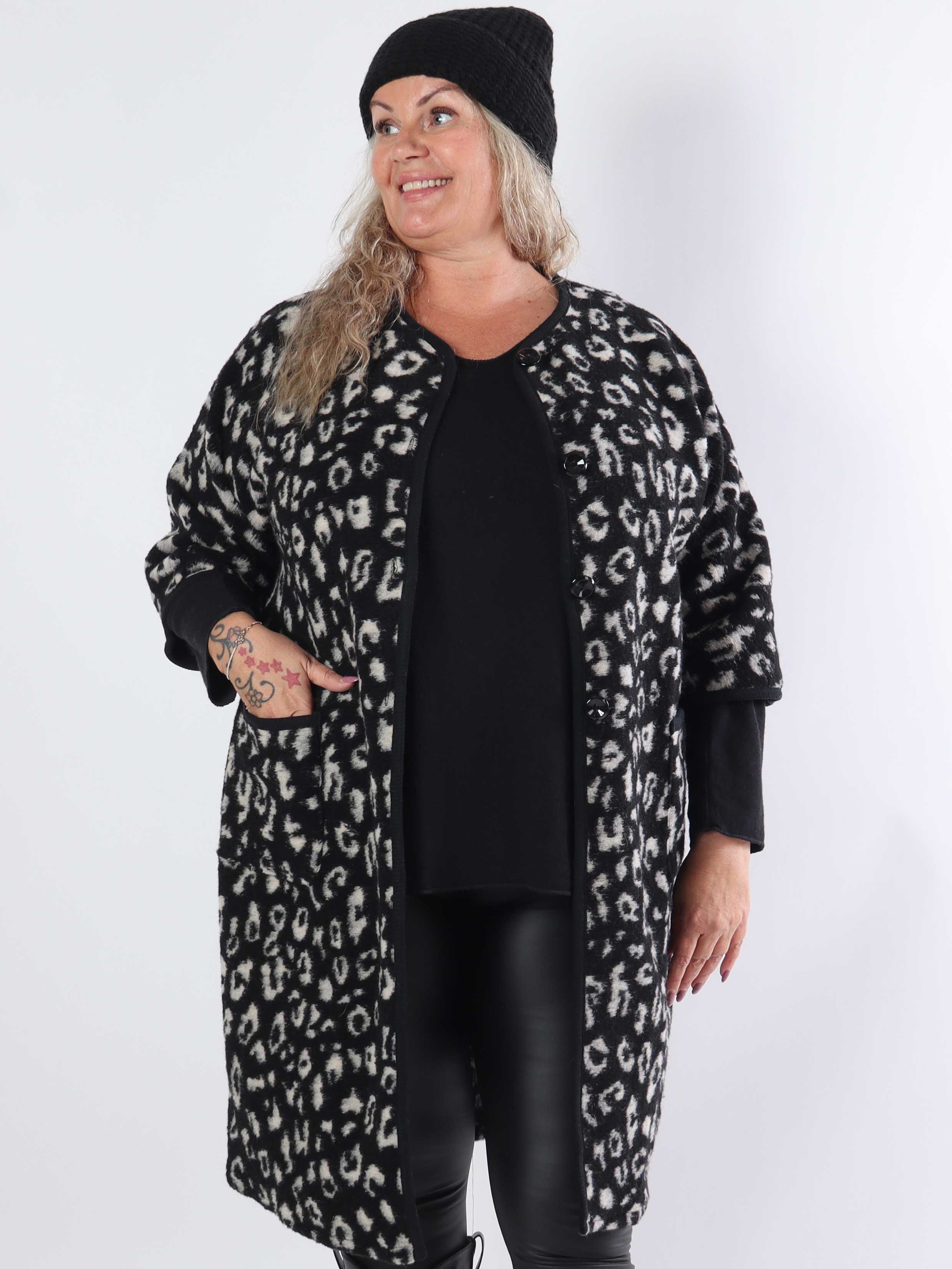 Arianna Leo- Plus size frakke i leopardprint med uld i