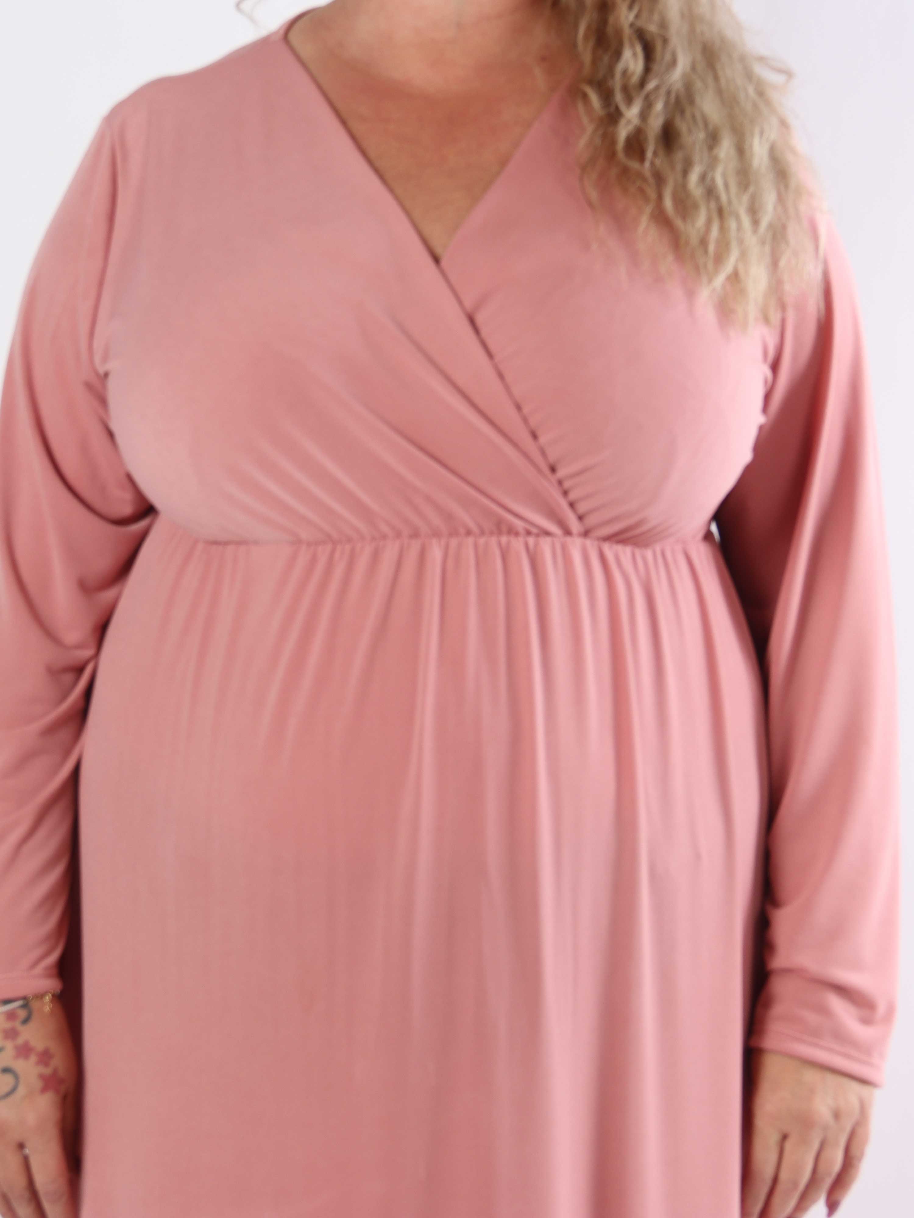 Nelly Plain - Elastisk plus size ensfarvet kjole i viskose