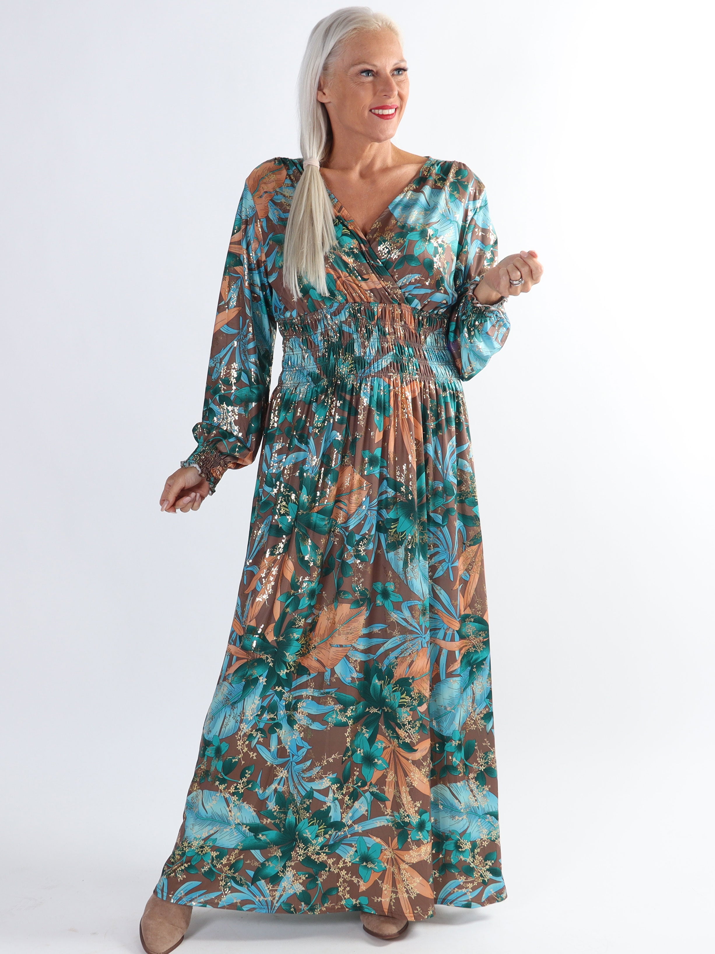 Pams L/S - Plus size elastisk kjole i krølfrit stof med lange ærmer