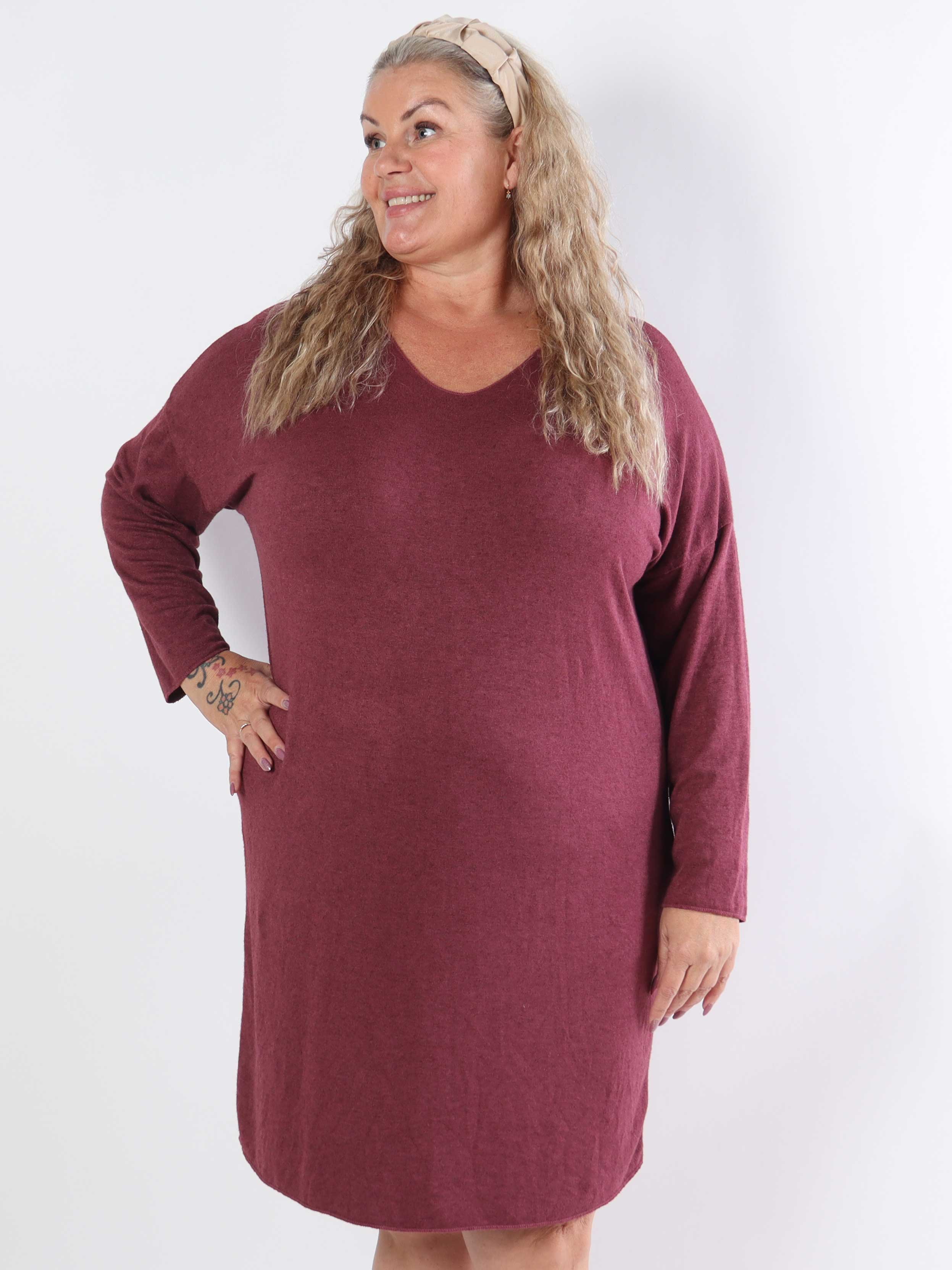 Djamila Long - Mega blød plus size kjole i viskose med v-udskæring