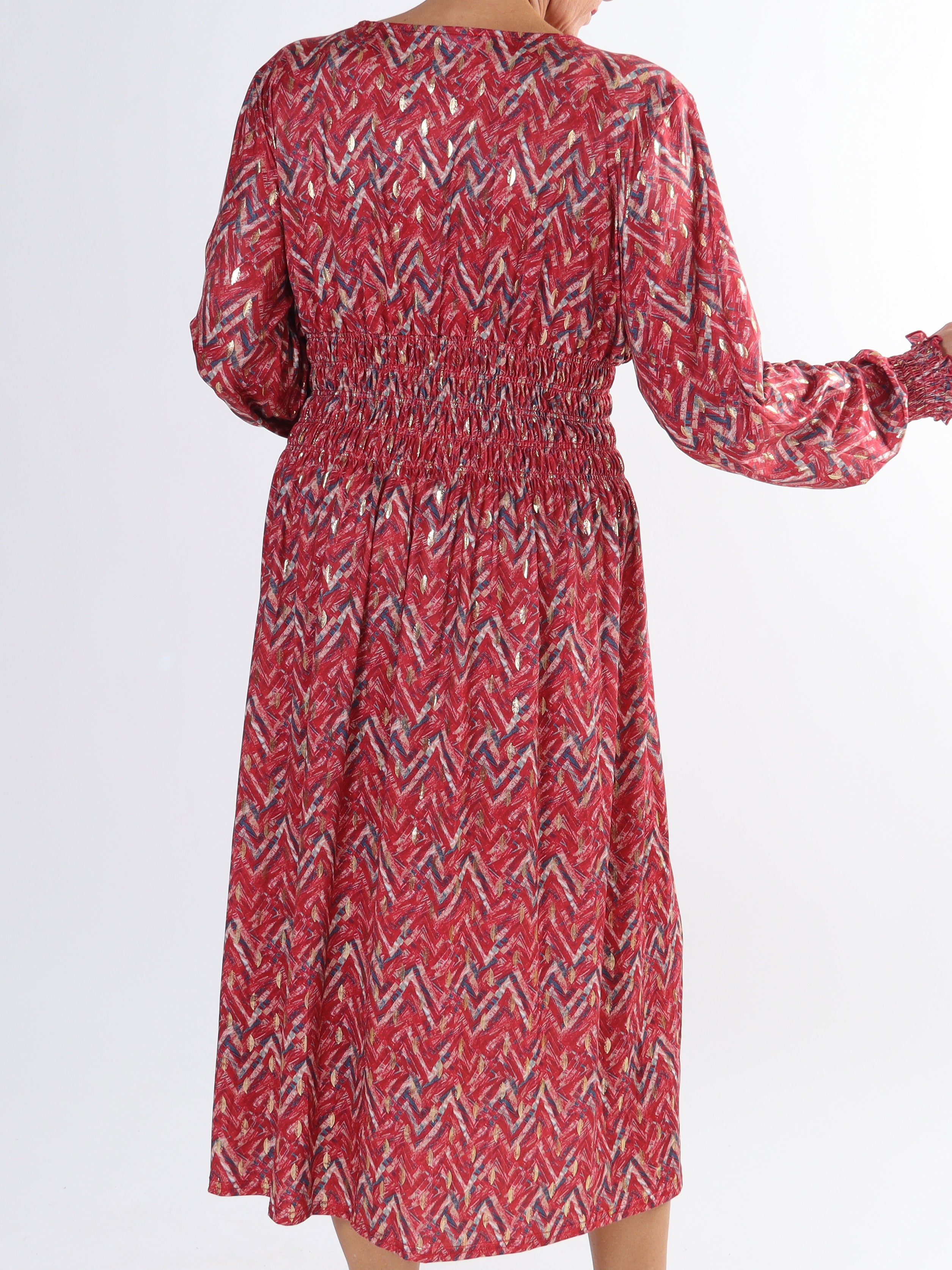 Pams ZigZag Midi L/S - Plus size kjole i krølfrit stof med lange ærmer