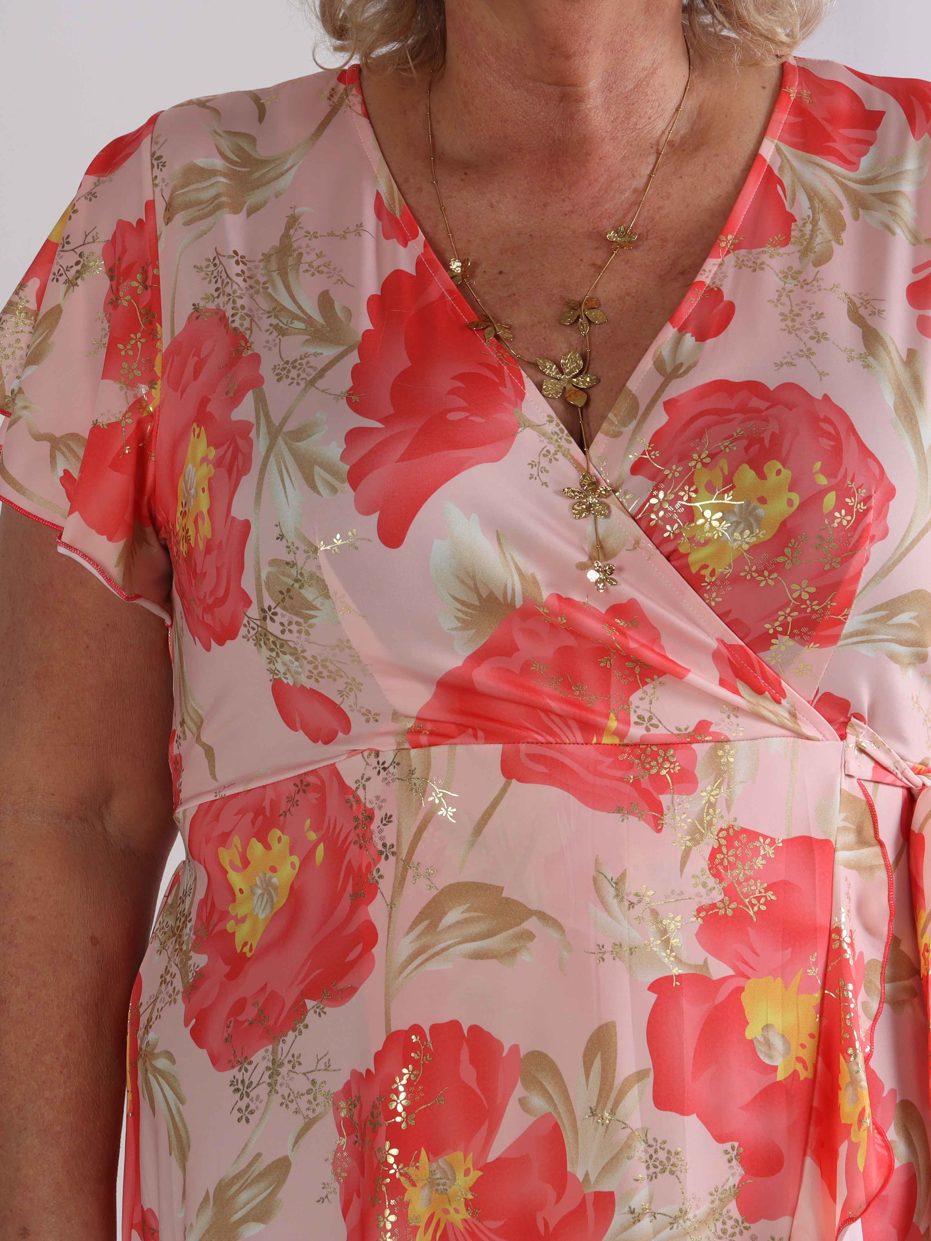 Savina Botanic S/S - Blomstret plus size kjole i slå-om-look med flæseærmer