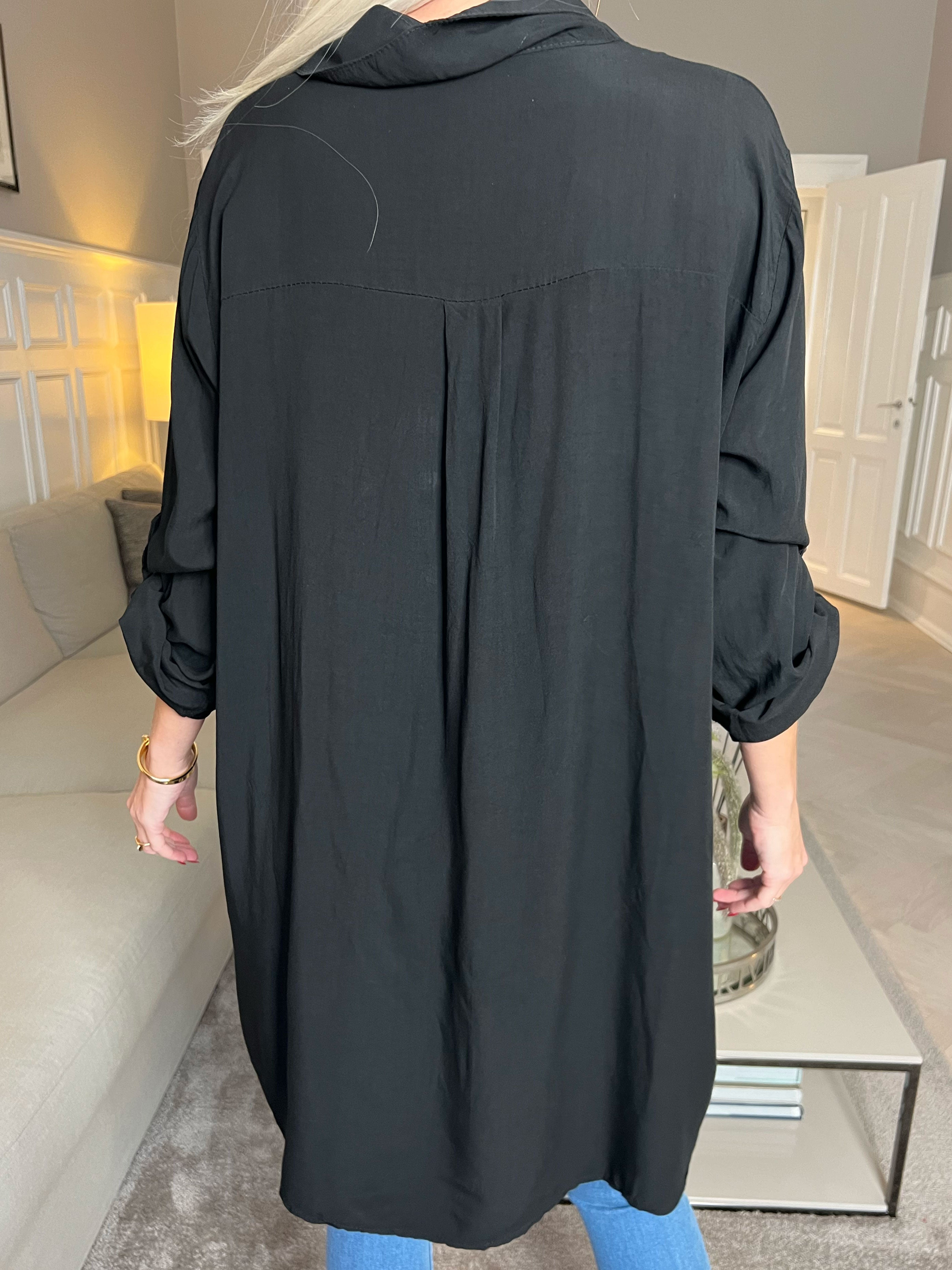 Janine - Sød skjorte i bomuld med detaljer på brystet