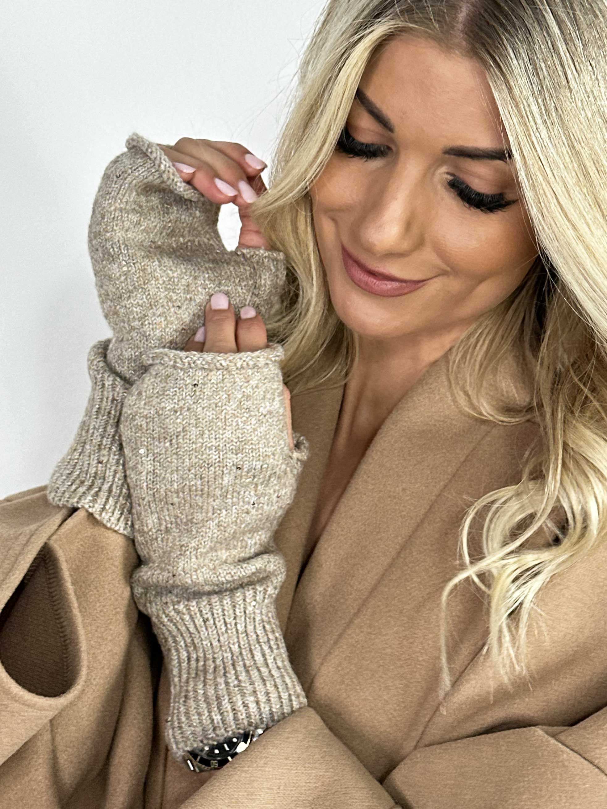 Myra - Handsker med glimmertråde og pailletter