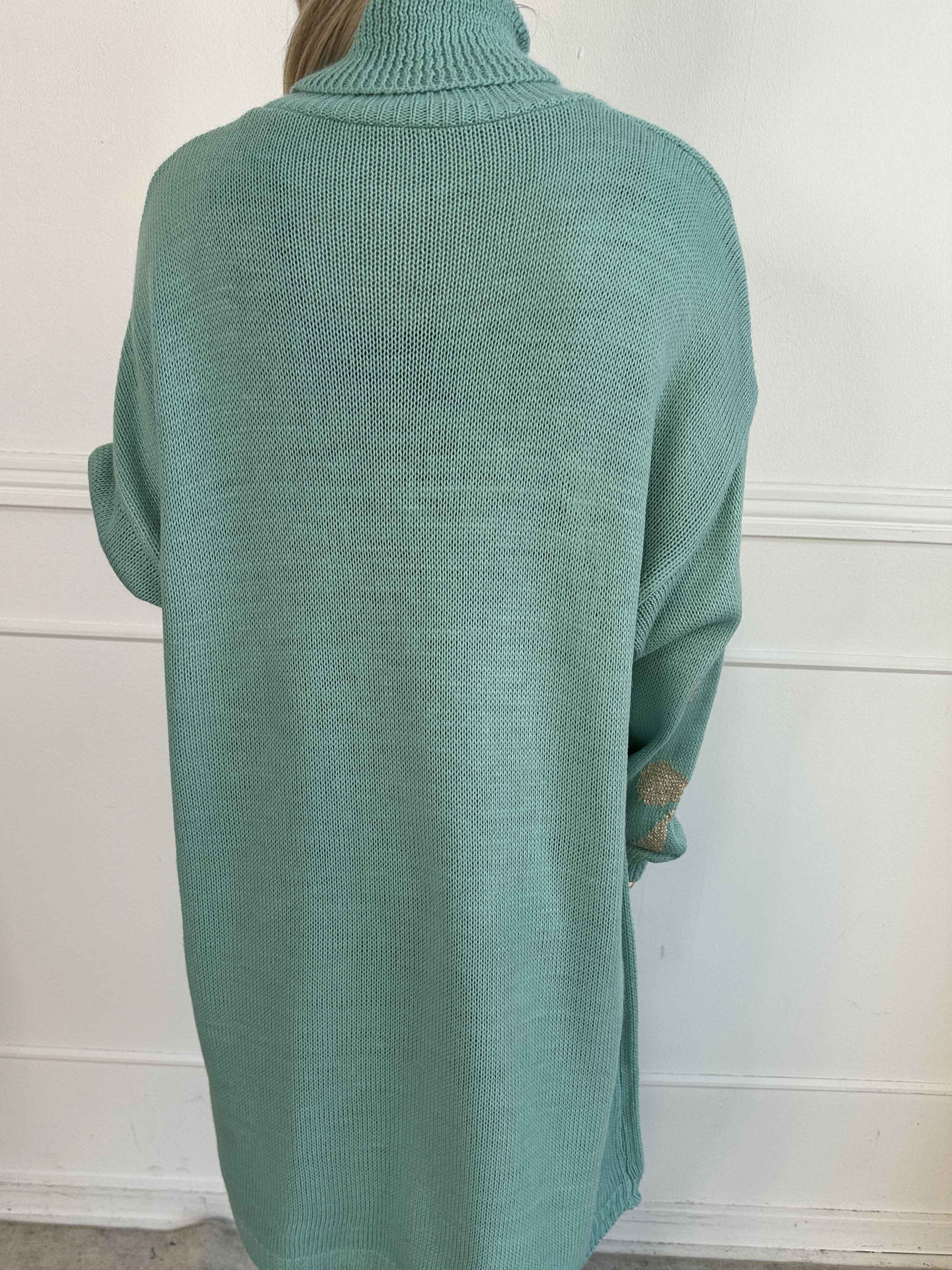 Vallie - Sød strikkjole med guldsløjfer og rullekrave