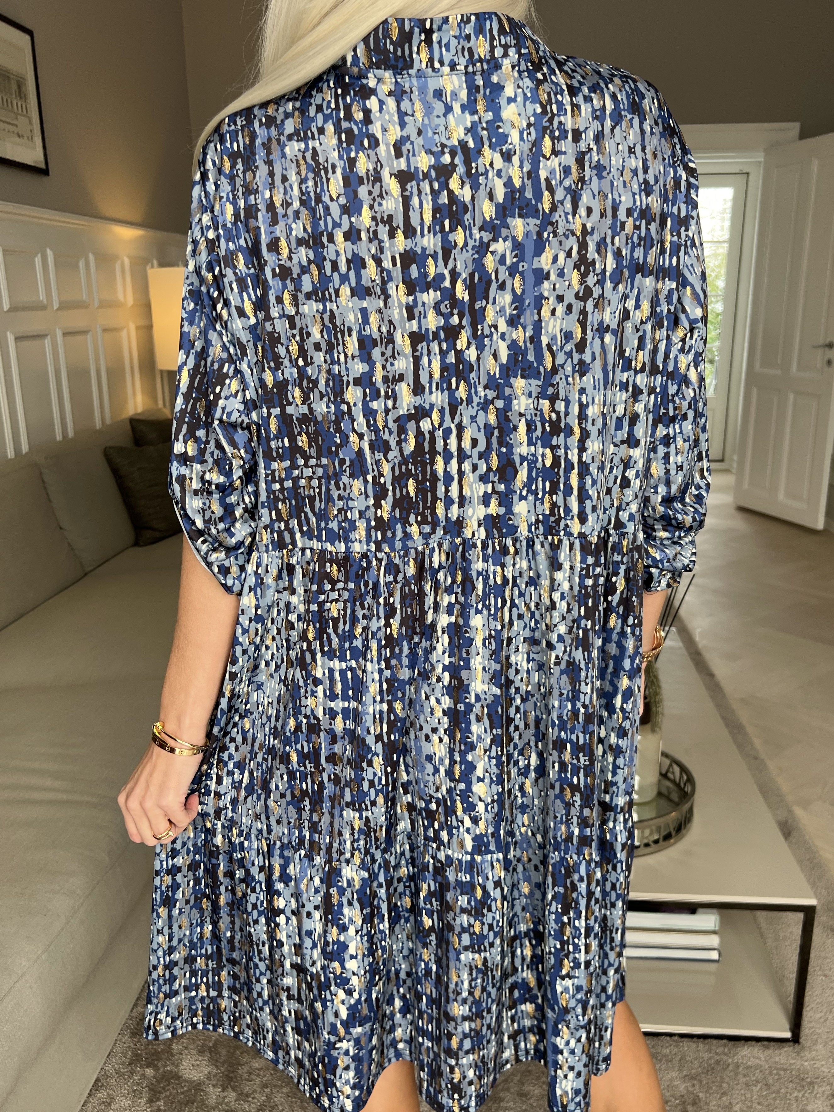 Milano Pattern Midi - Mønstret kjole med lag på lag look