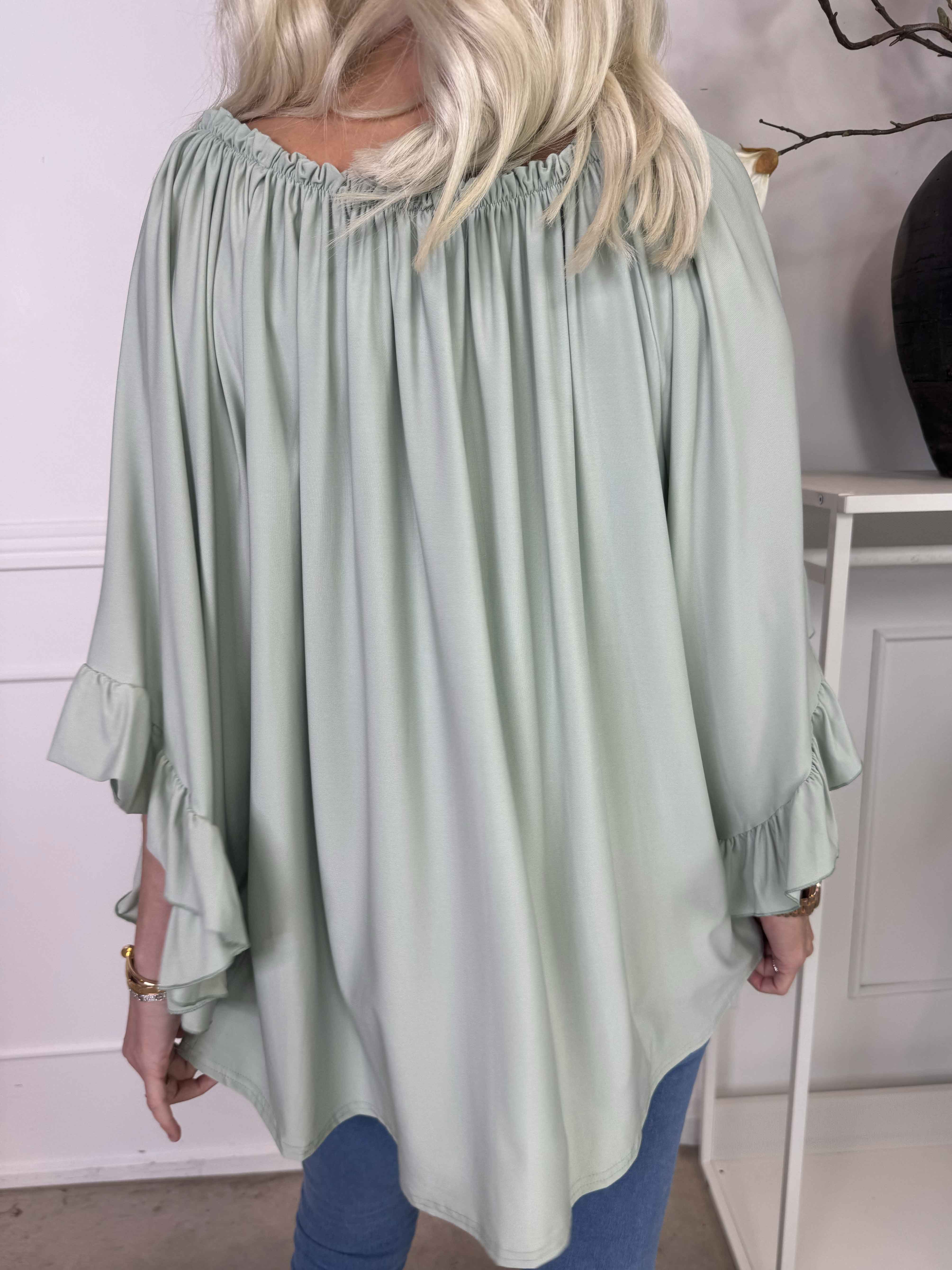 Anneli - Sød elastisk tunika med flæseærmer